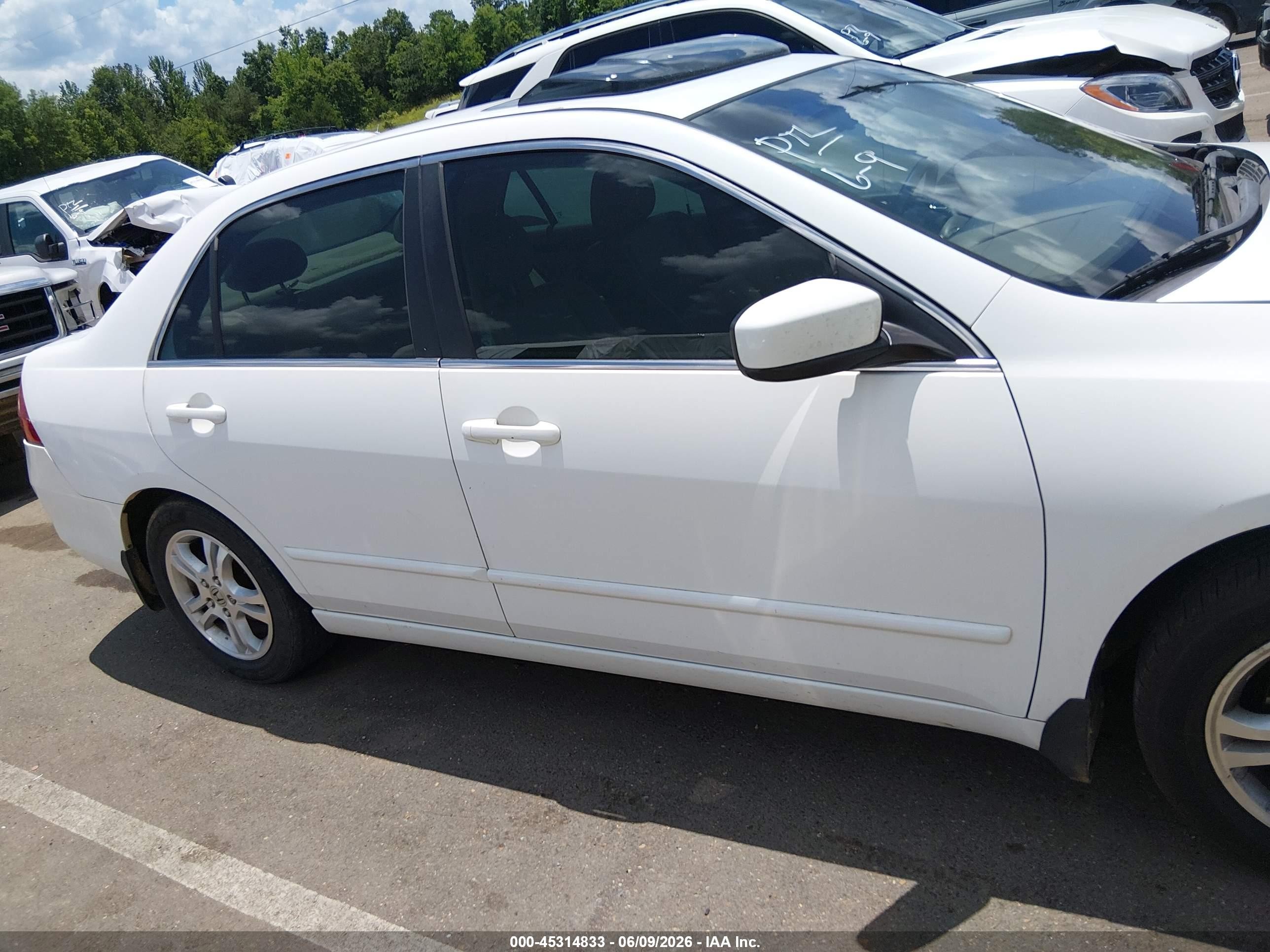 2007 Honda Accord 2.4 Ex White vin: 1HGCM56897A111793