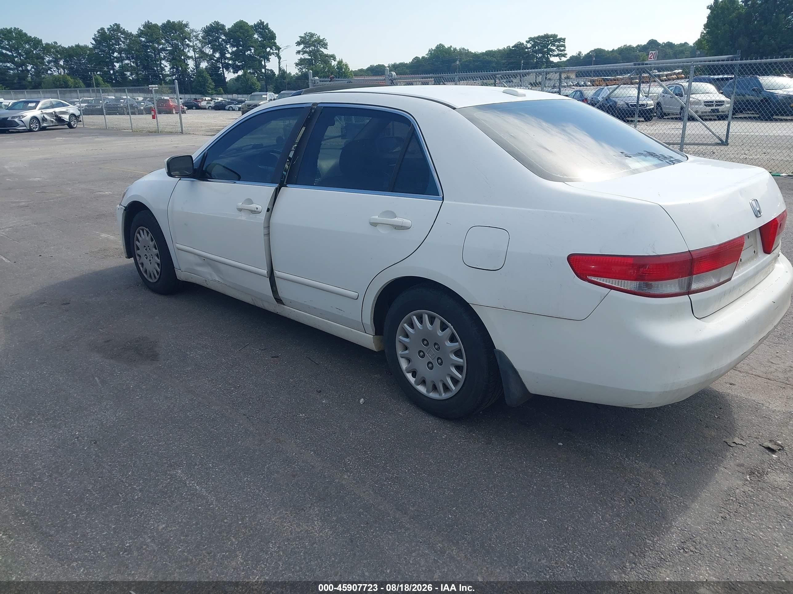 2004 Honda Accord 2.4 Ex White vin: 1HGCM568X4A076712