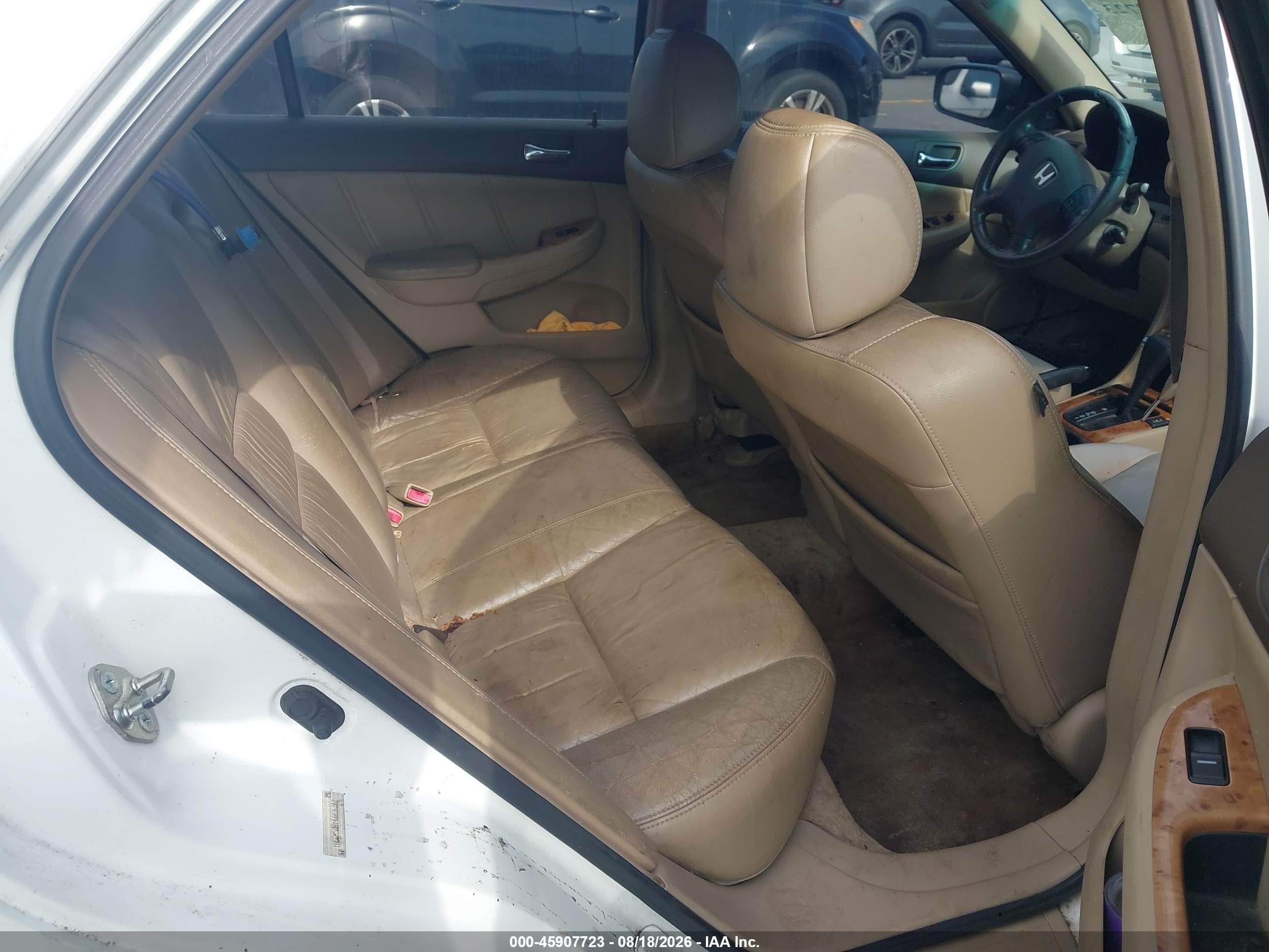2004 Honda Accord 2.4 Ex White vin: 1HGCM568X4A076712