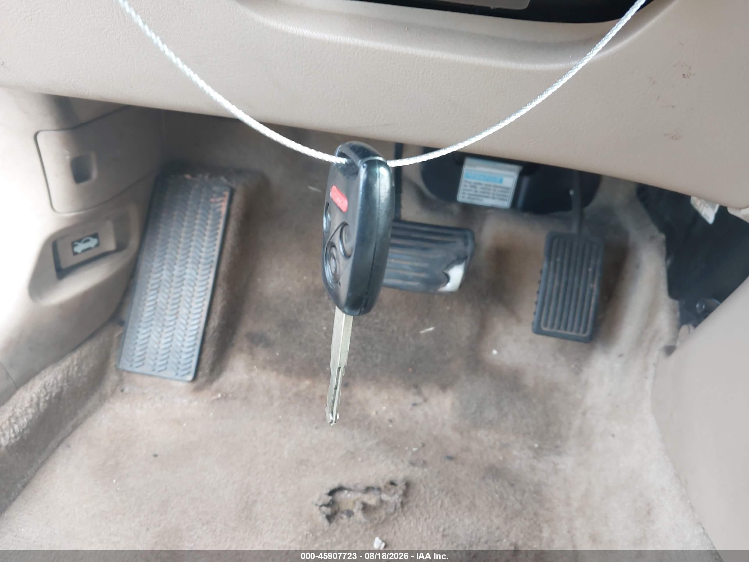 2004 Honda Accord 2.4 Ex White vin: 1HGCM568X4A076712