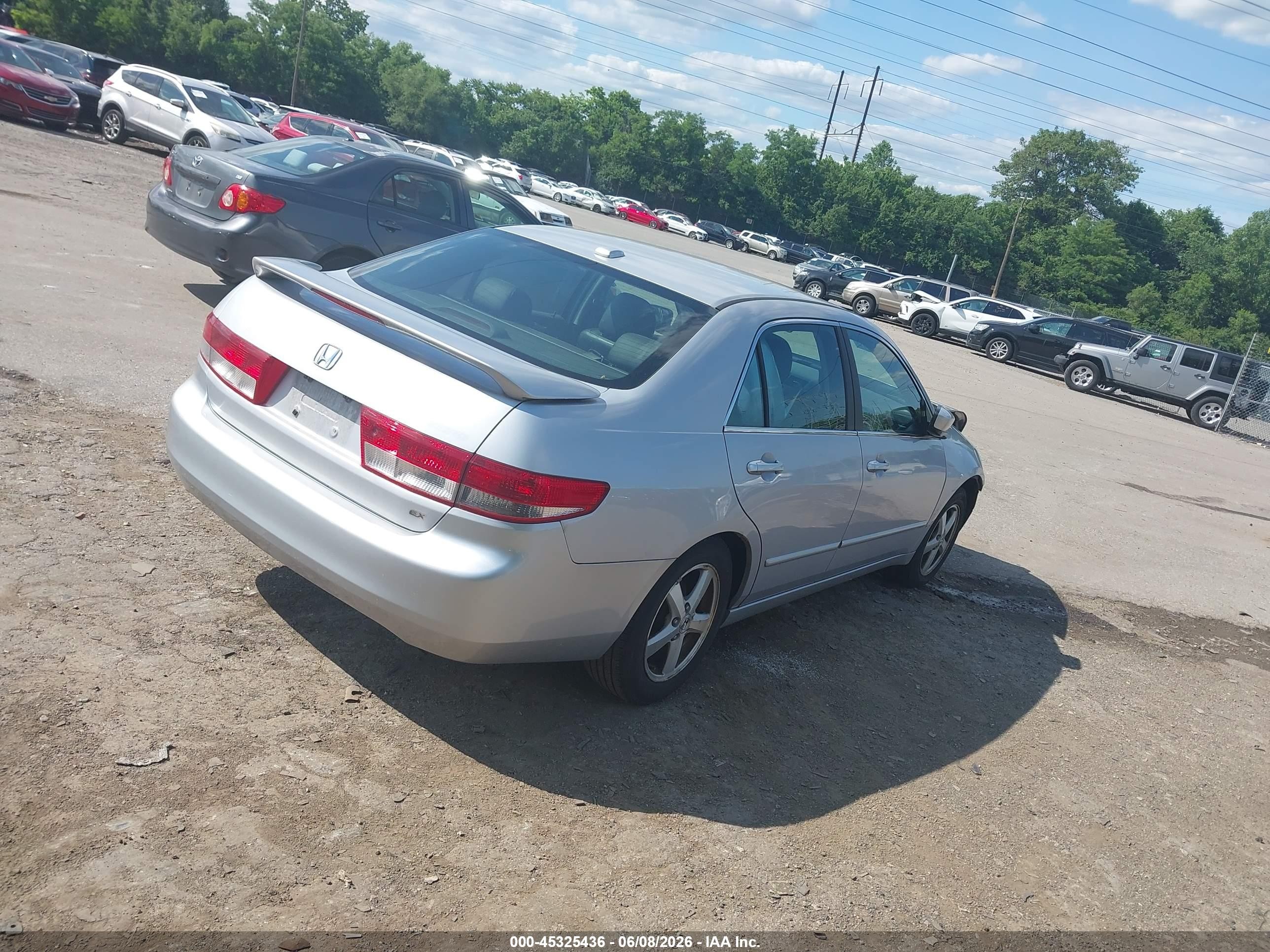2004 Honda Accord 2.4 Ex Silver vin: 1HGCM568X4A114309