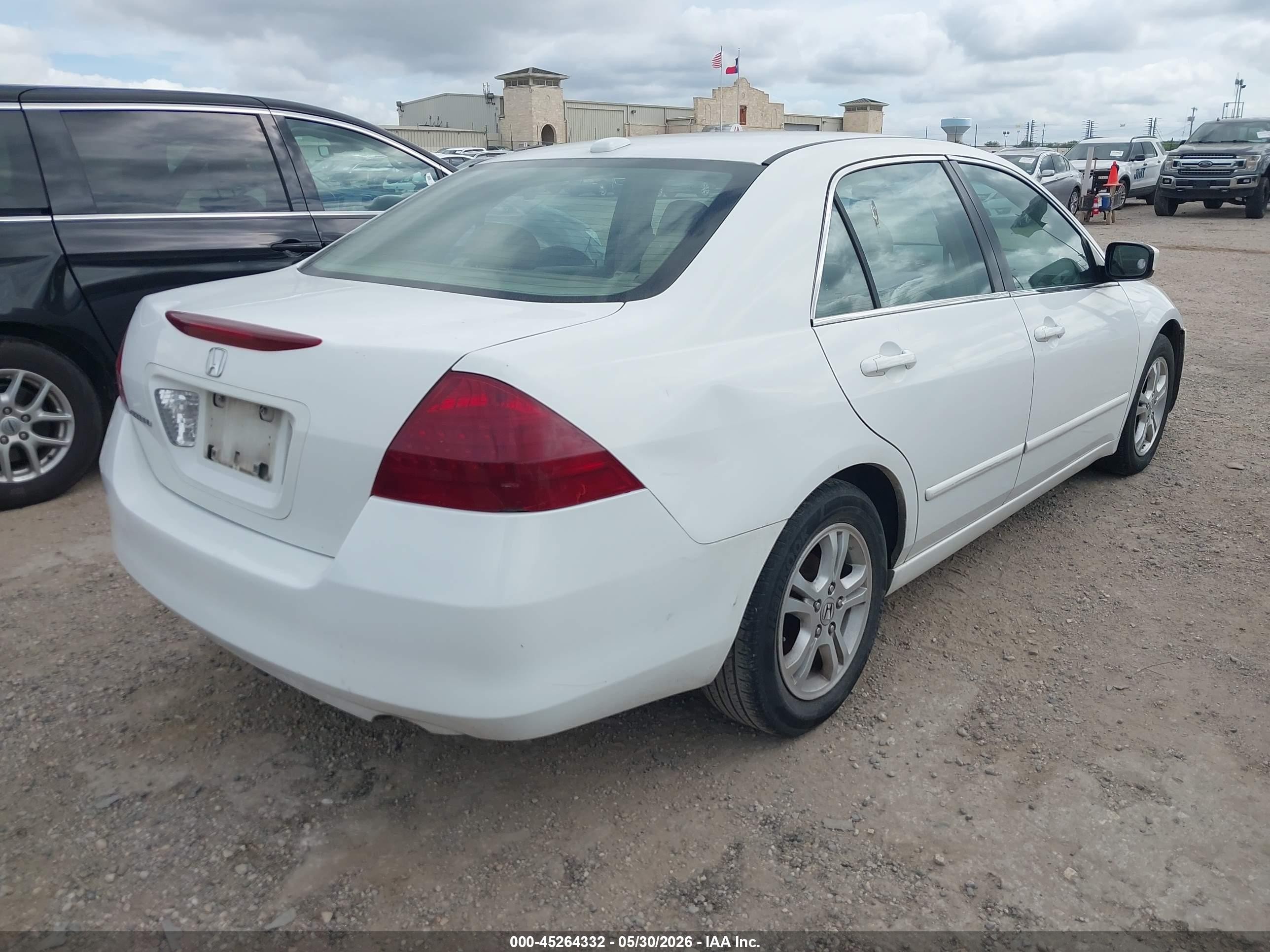 2006 Honda Accord 2.4 Ex White vin: 1HGCM568X6A158233