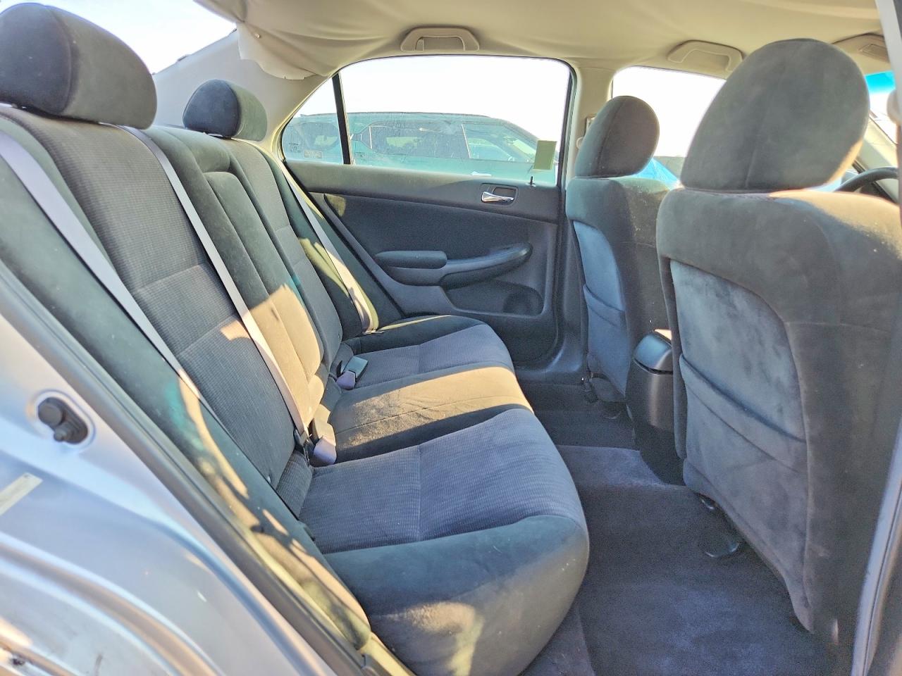 2004 Honda Accord Lx Silver vin: 1HGCM66314A026579