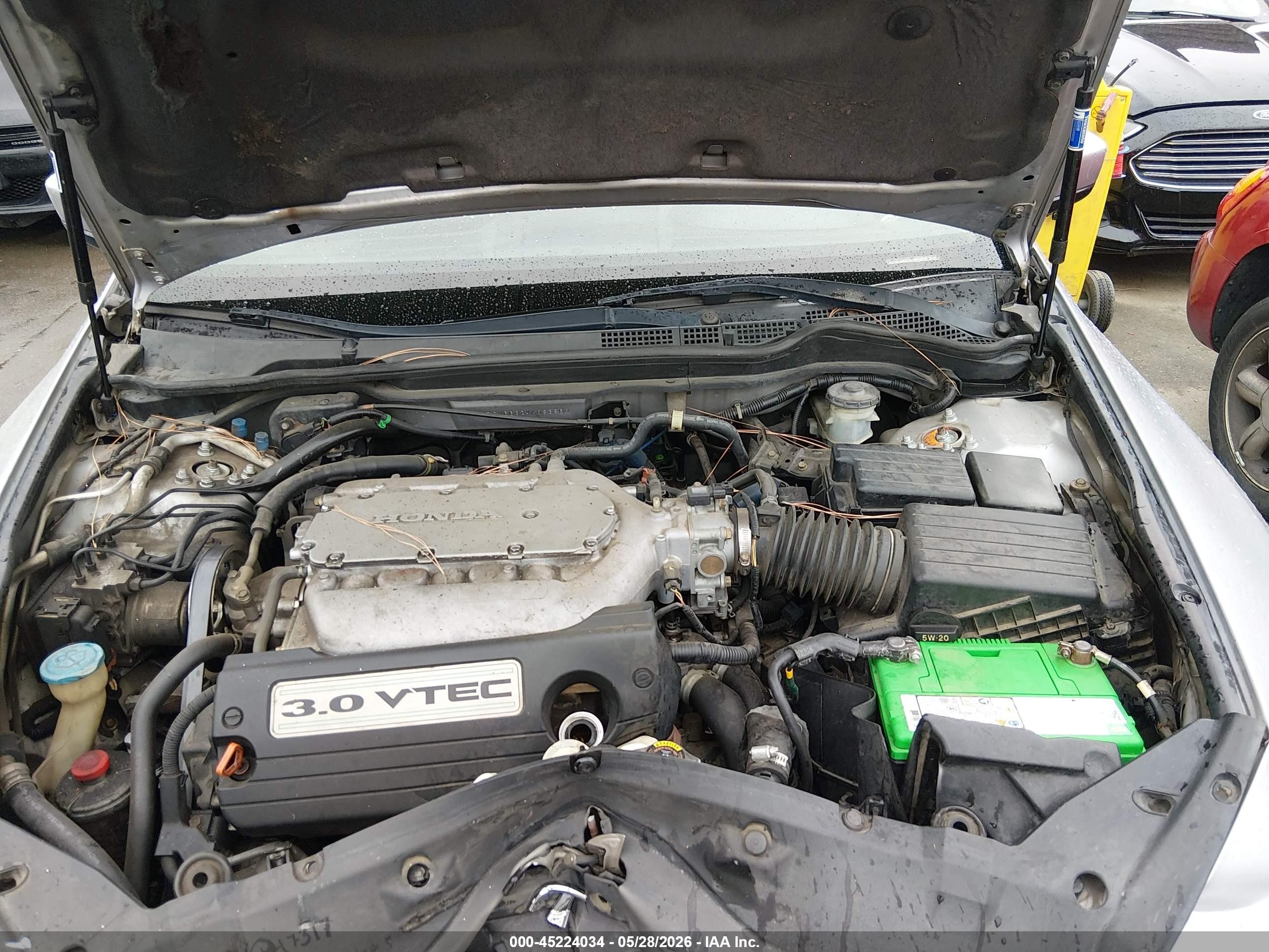 2004 Honda Accord 3.0 Lx Silver vin: 1HGCM66324A083860