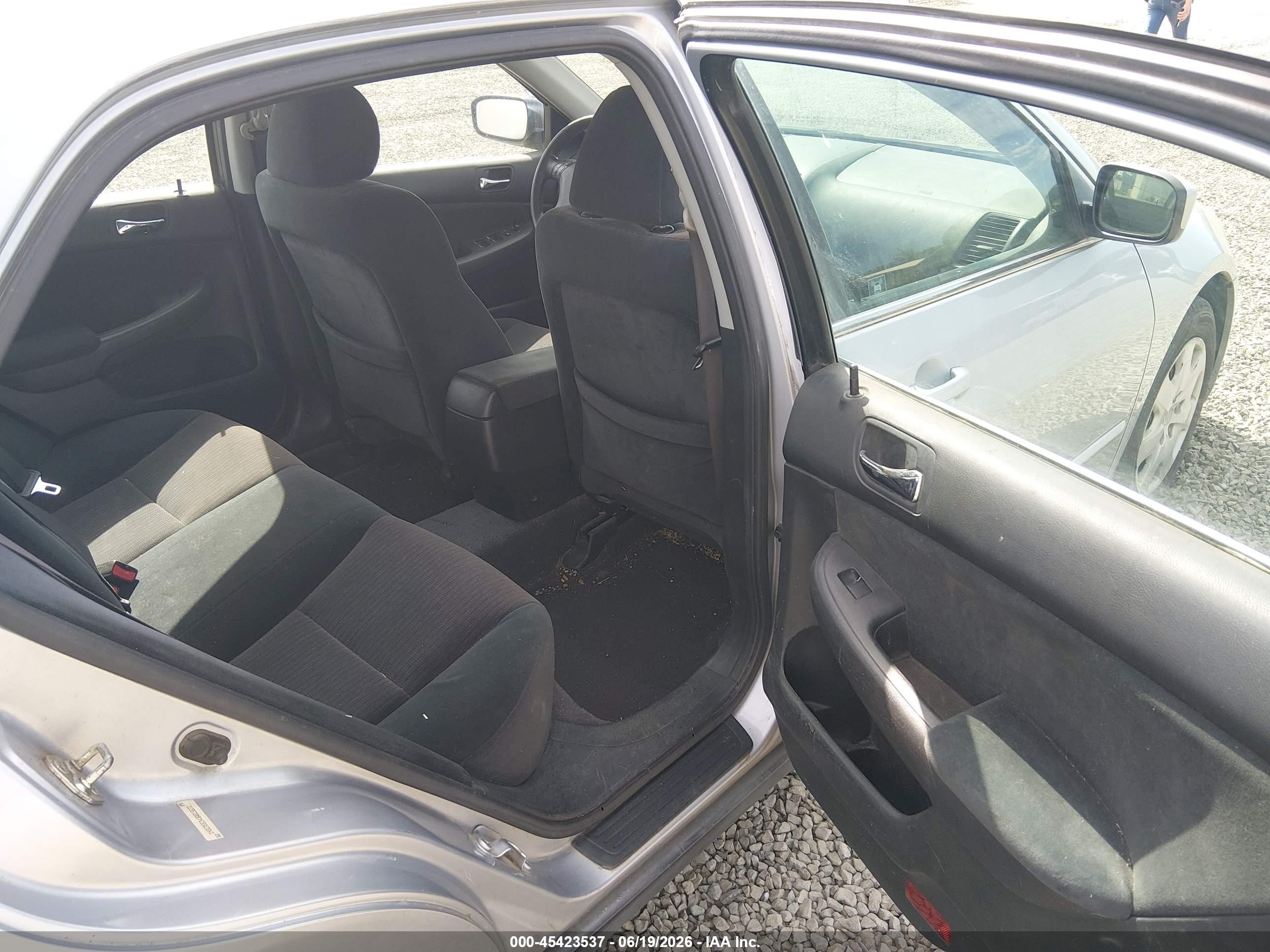 2003 Honda Accord 3.0 Lx Silver vin: 1HGCM66343A015672