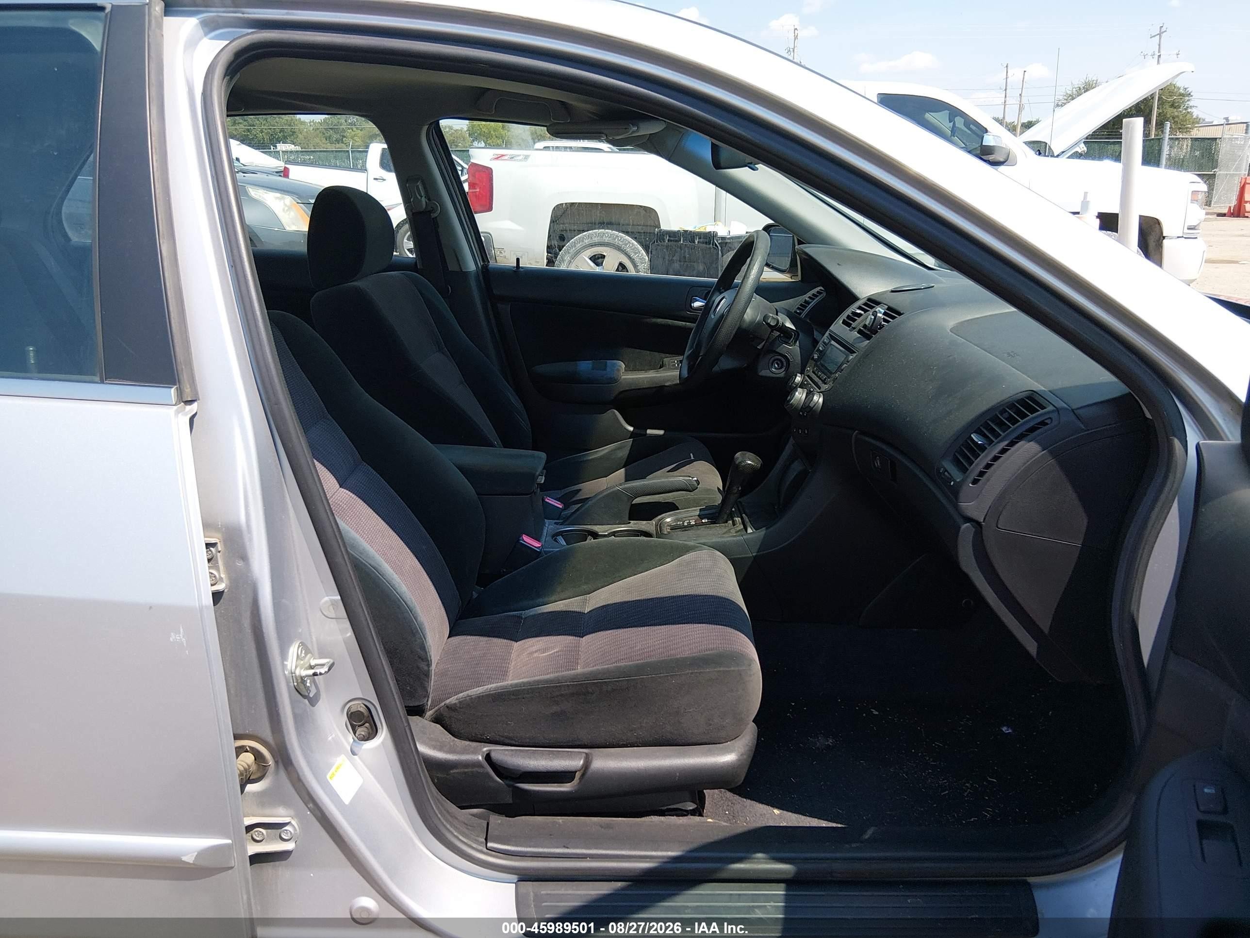 2004 Honda Accord 3.0 Lx Silver vin: 1HGCM66344A015320