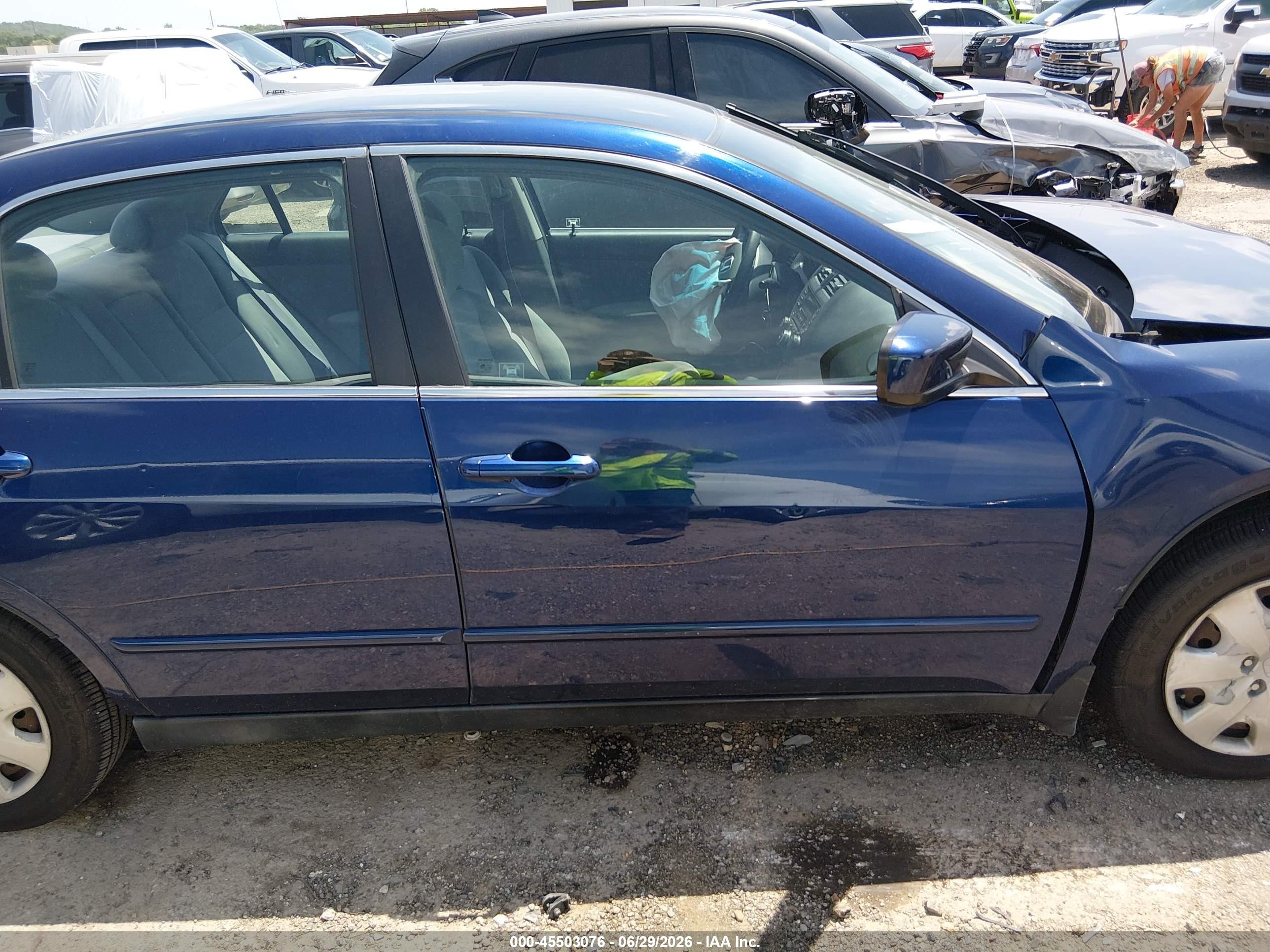 2004 Honda Accord 3.0 Lx Blue vin: 1HGCM66354A010322