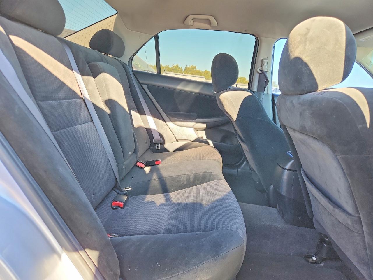 2005 Honda Accord Lx Silver vin: 1HGCM66375A015264