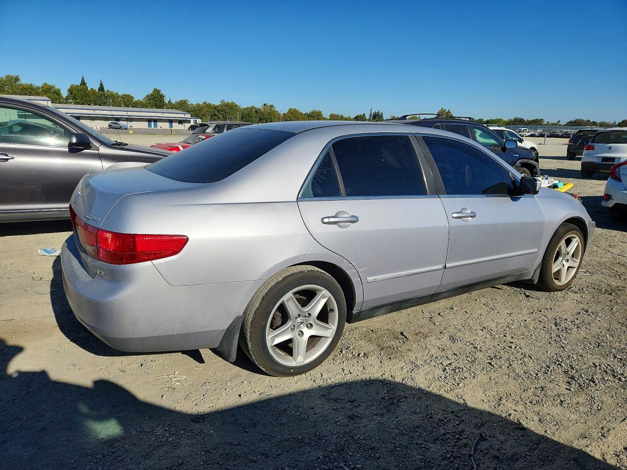 2005 Honda Accord Lx Silver vin: 1HGCM66375A015264
