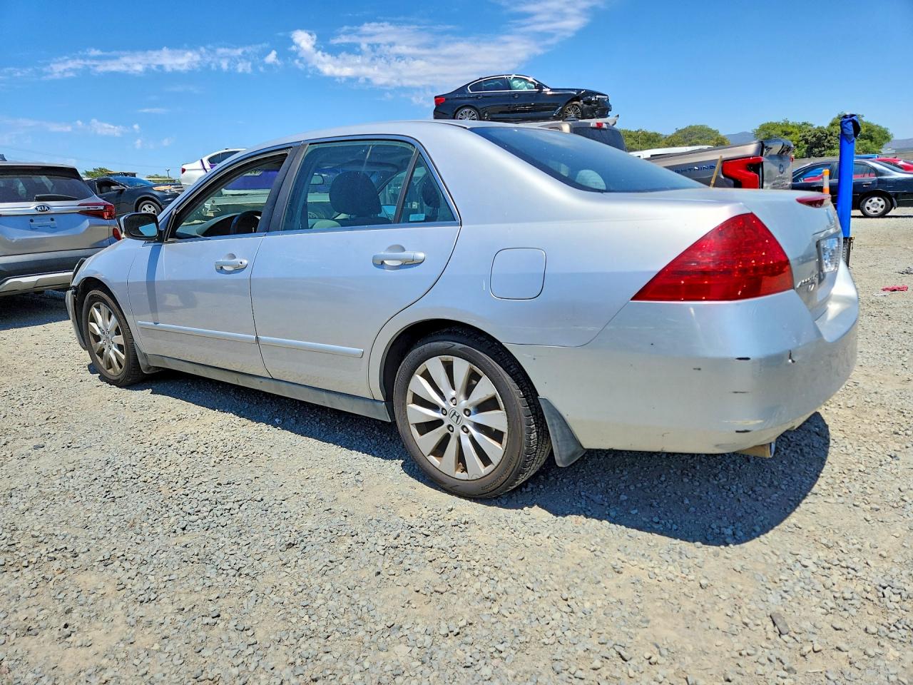 2007 Honda Accord Lx Silver vin: 1HGCM66387A016068