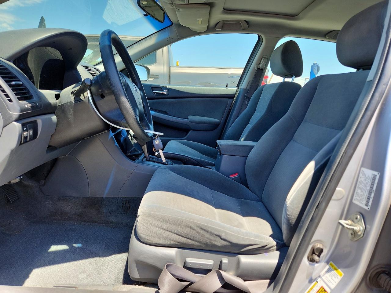 2007 Honda Accord Lx Silver vin: 1HGCM66387A016068