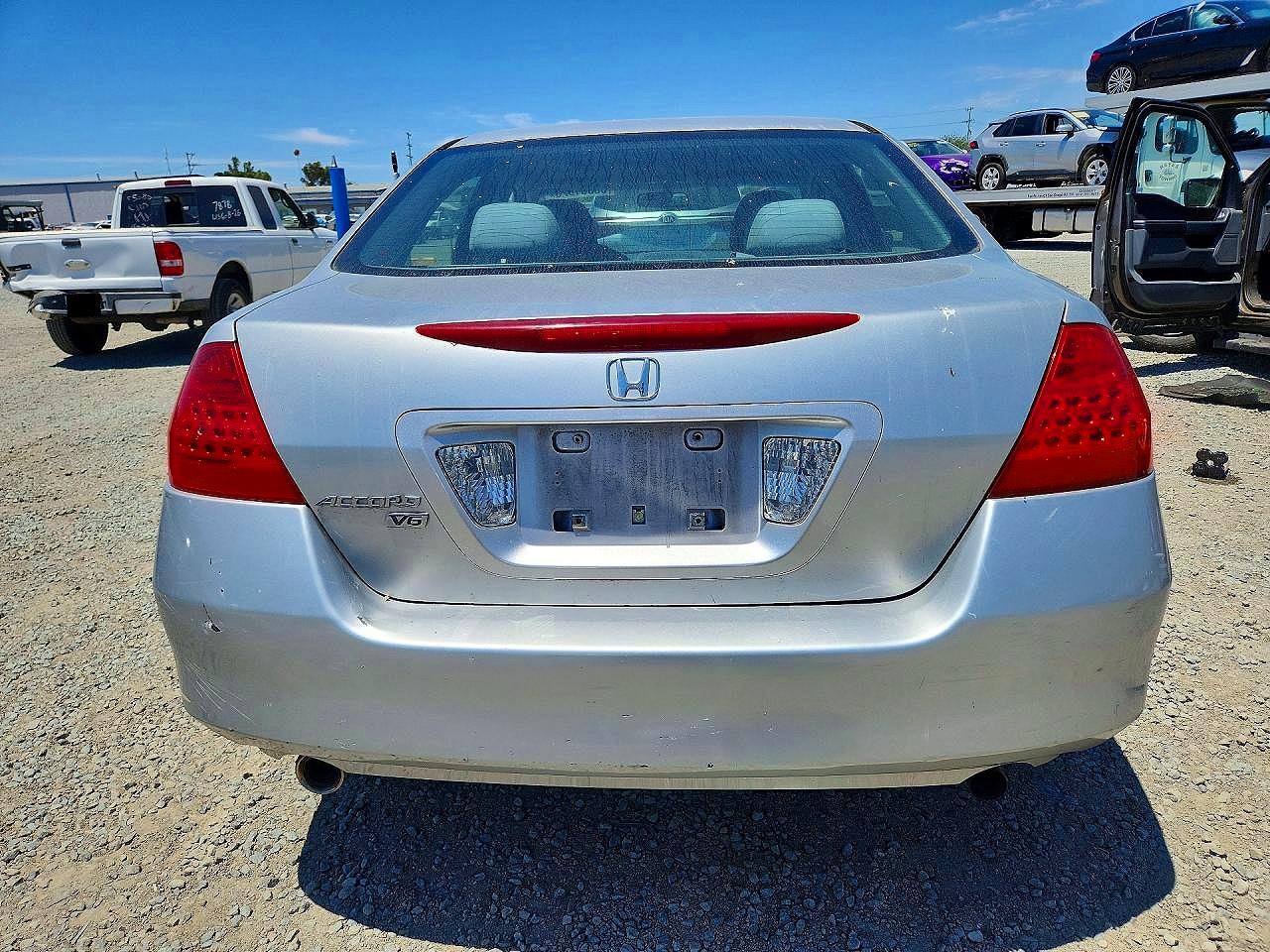 2007 Honda Accord Lx Silver vin: 1HGCM66387A016068