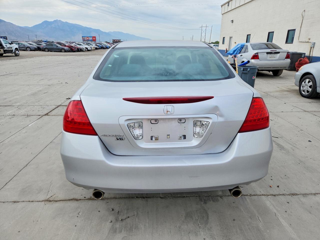 2007 Honda Accord Silver vin: 1HGCM664X7A055897