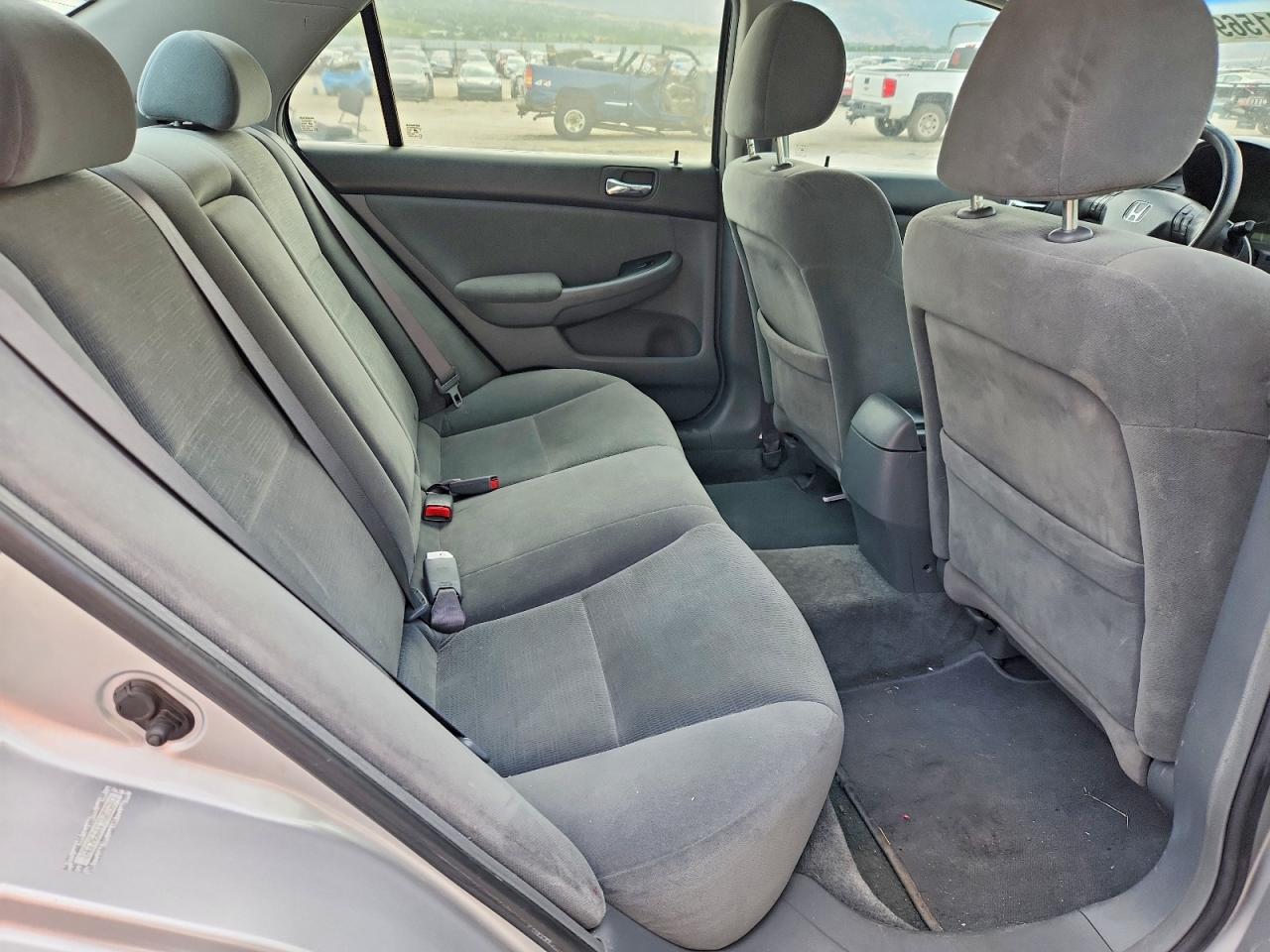 2007 Honda Accord Silver vin: 1HGCM664X7A055897