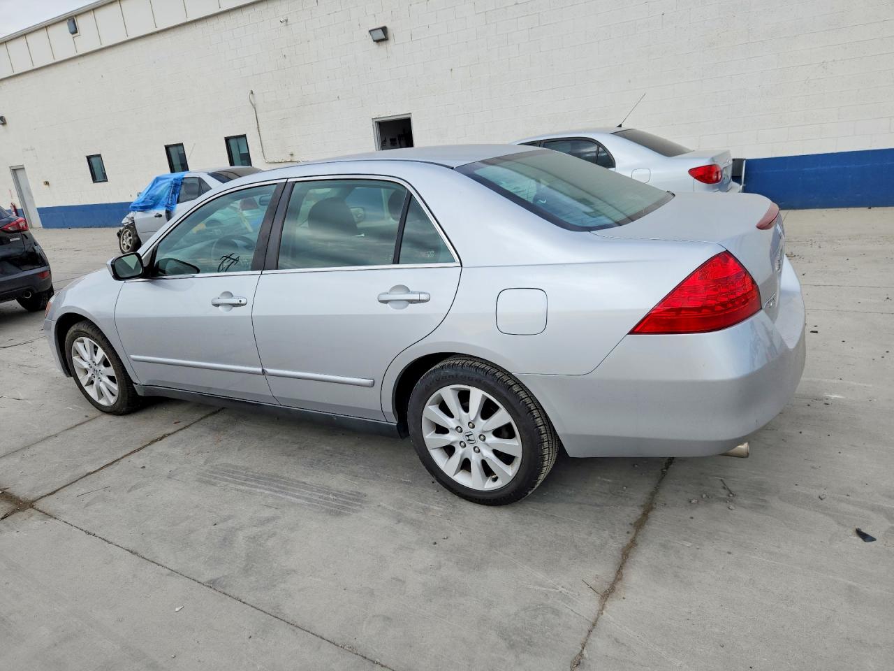 2007 Honda Accord Silver vin: 1HGCM664X7A055897