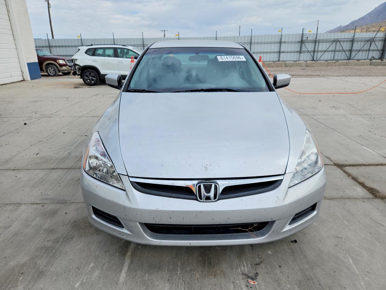 2007 Honda Accord Silver vin: 1HGCM664X7A055897