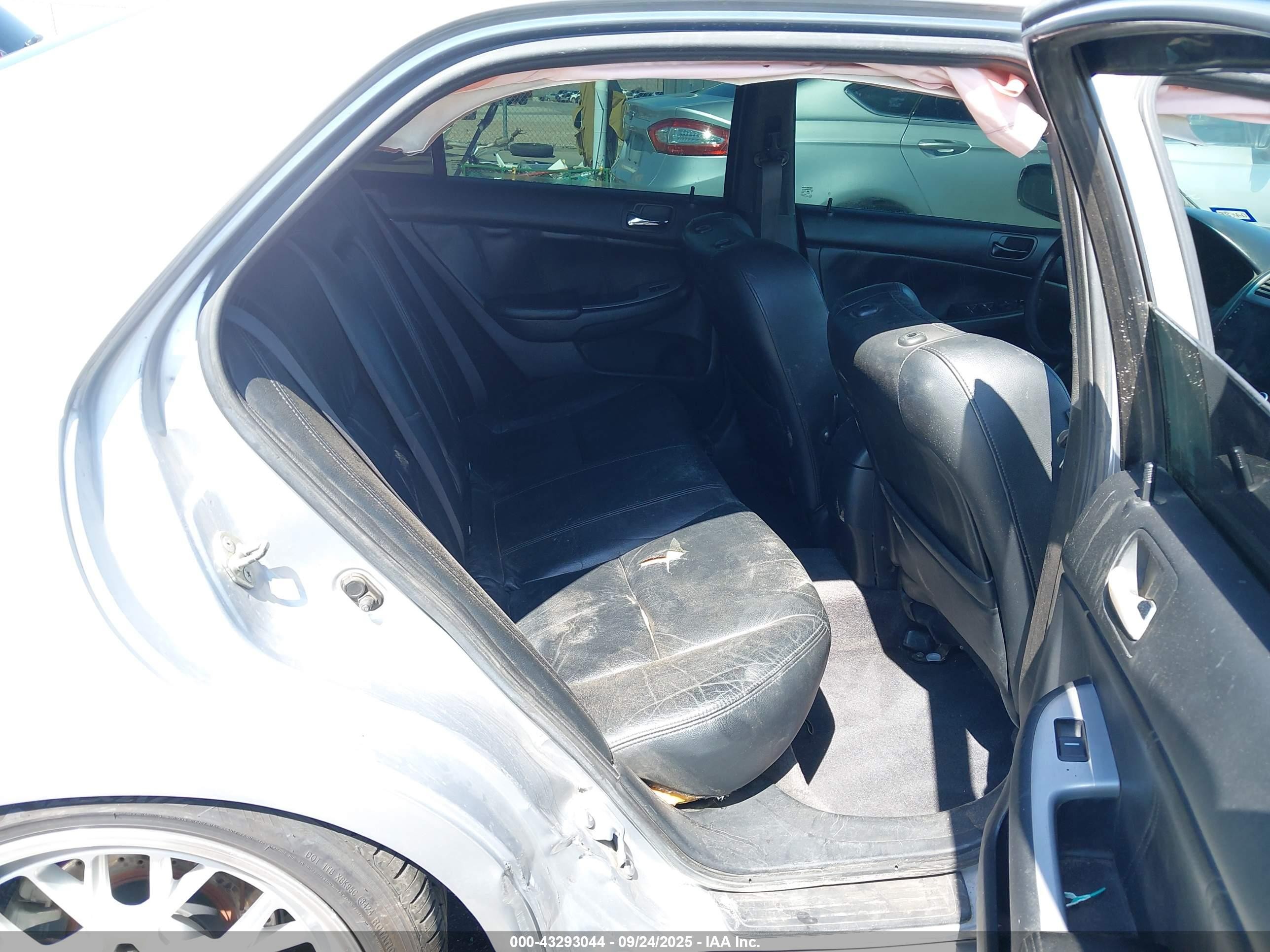 2003 Honda Accord 3.0 Ex Silver vin: 1HGCM66503A022197