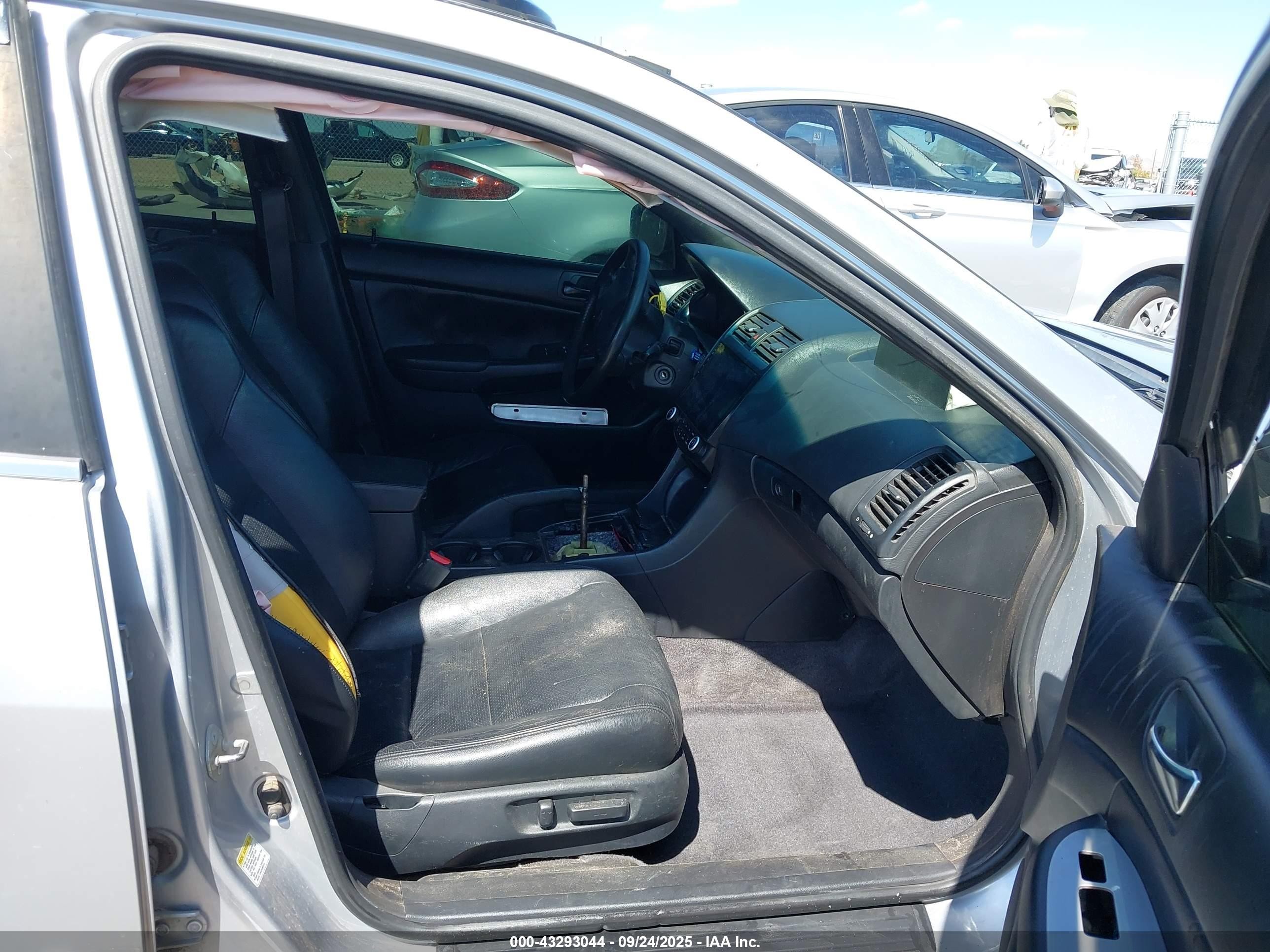 2003 Honda Accord 3.0 Ex Silver vin: 1HGCM66503A022197