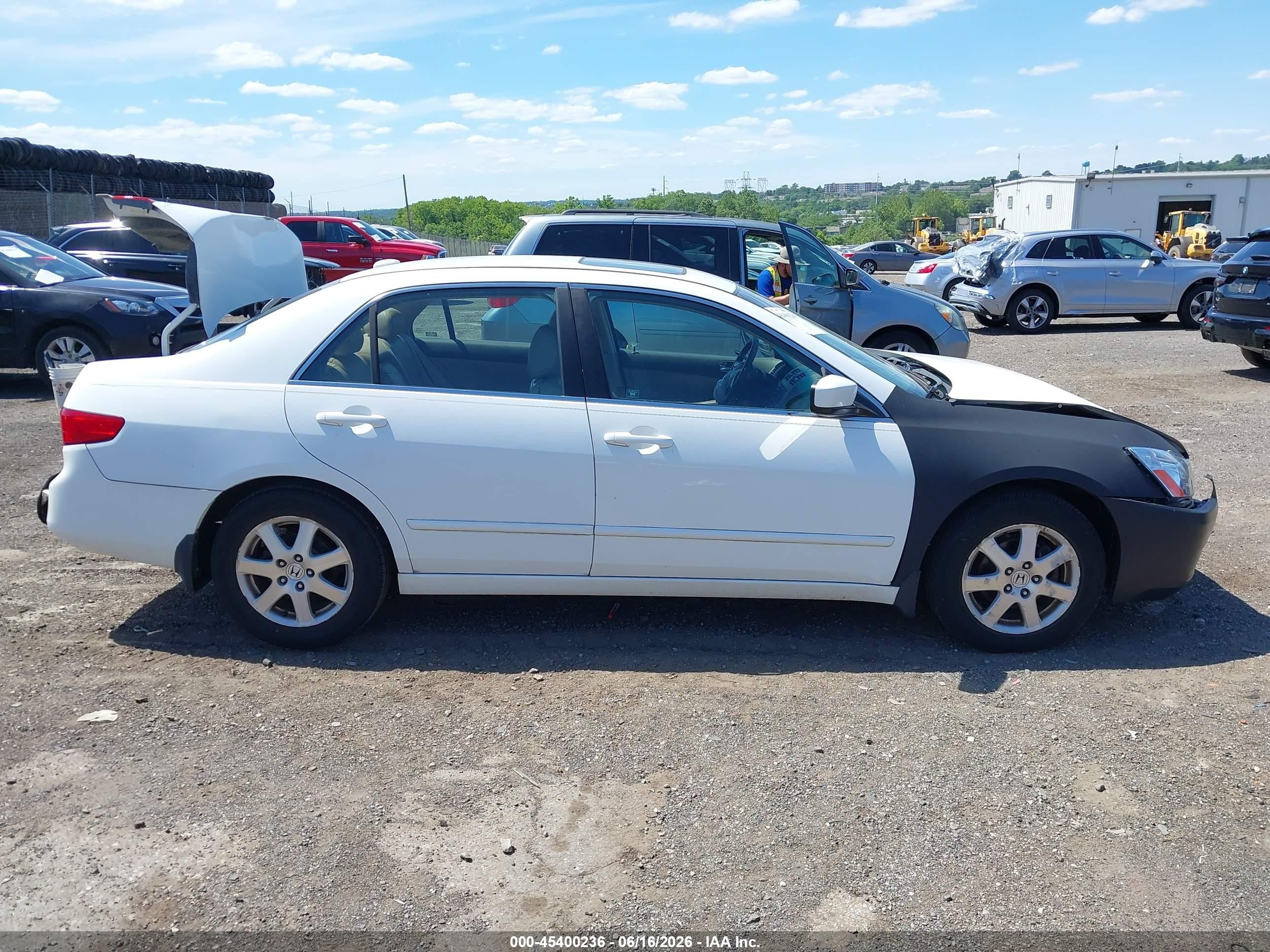 2005 Honda Accord 3.0 Ex White vin: 1HGCM66505A012918