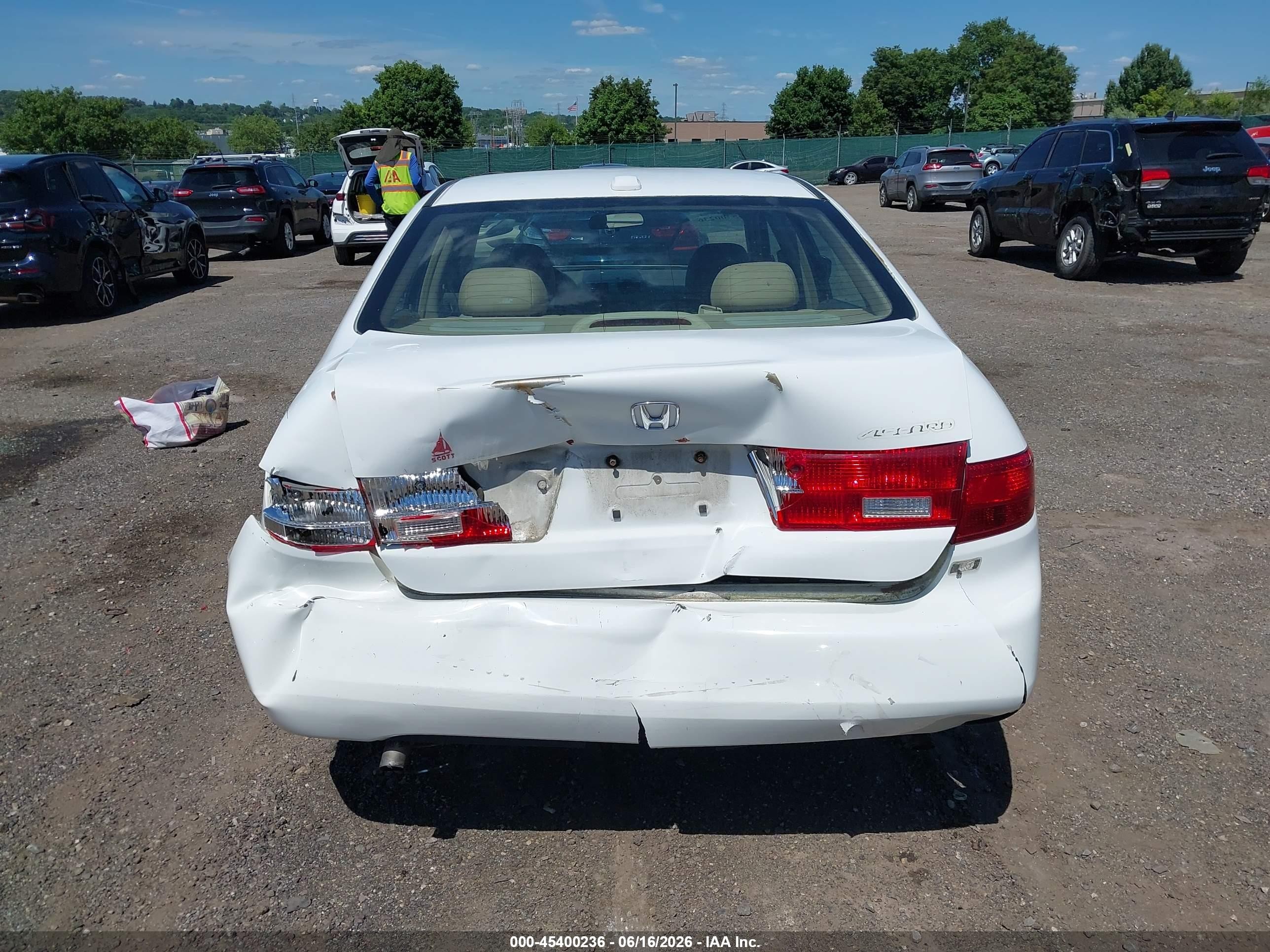 2005 Honda Accord 3.0 Ex White vin: 1HGCM66505A012918
