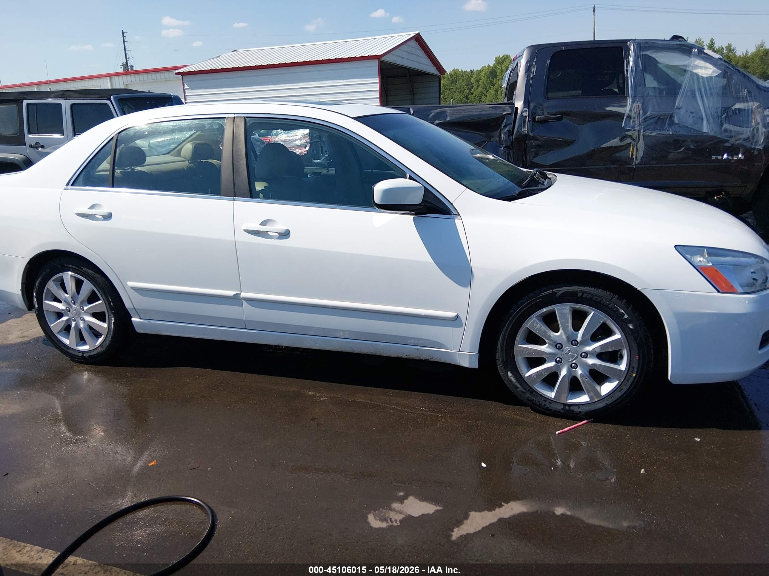2006 Honda Accord 3.0 Ex White vin: 1HGCM66506A056662