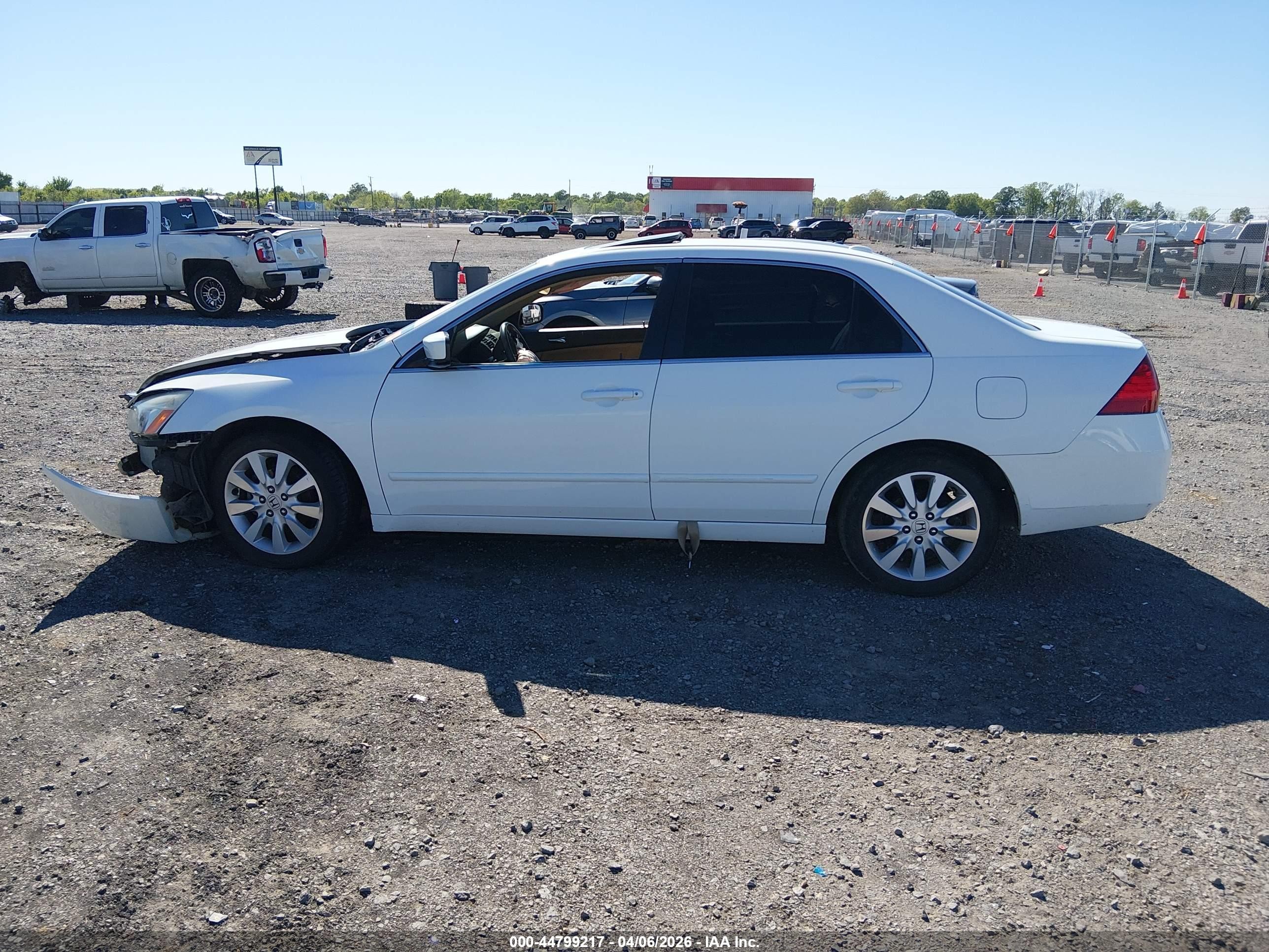 2007 Honda Accord 3.0 Ex White vin: 1HGCM66507A105408