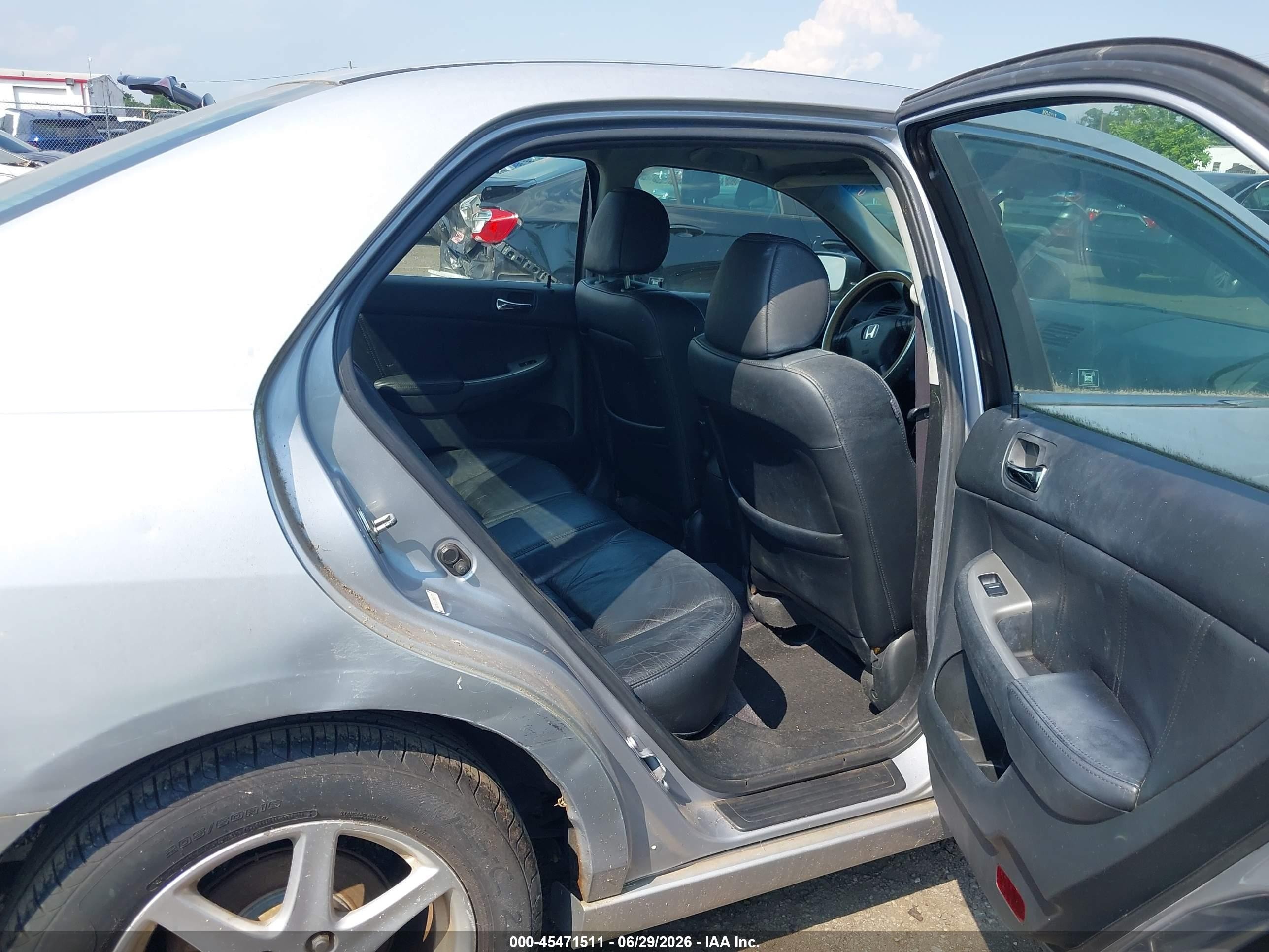 2003 Honda Accord Sdn Ex Silver vin: 1HGCM66513A031233