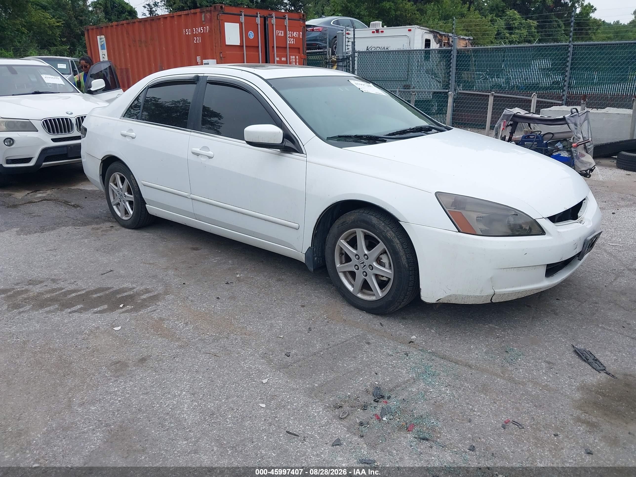 2003 Honda Accord 3.0 Ex White vin: 1HGCM66513A101040