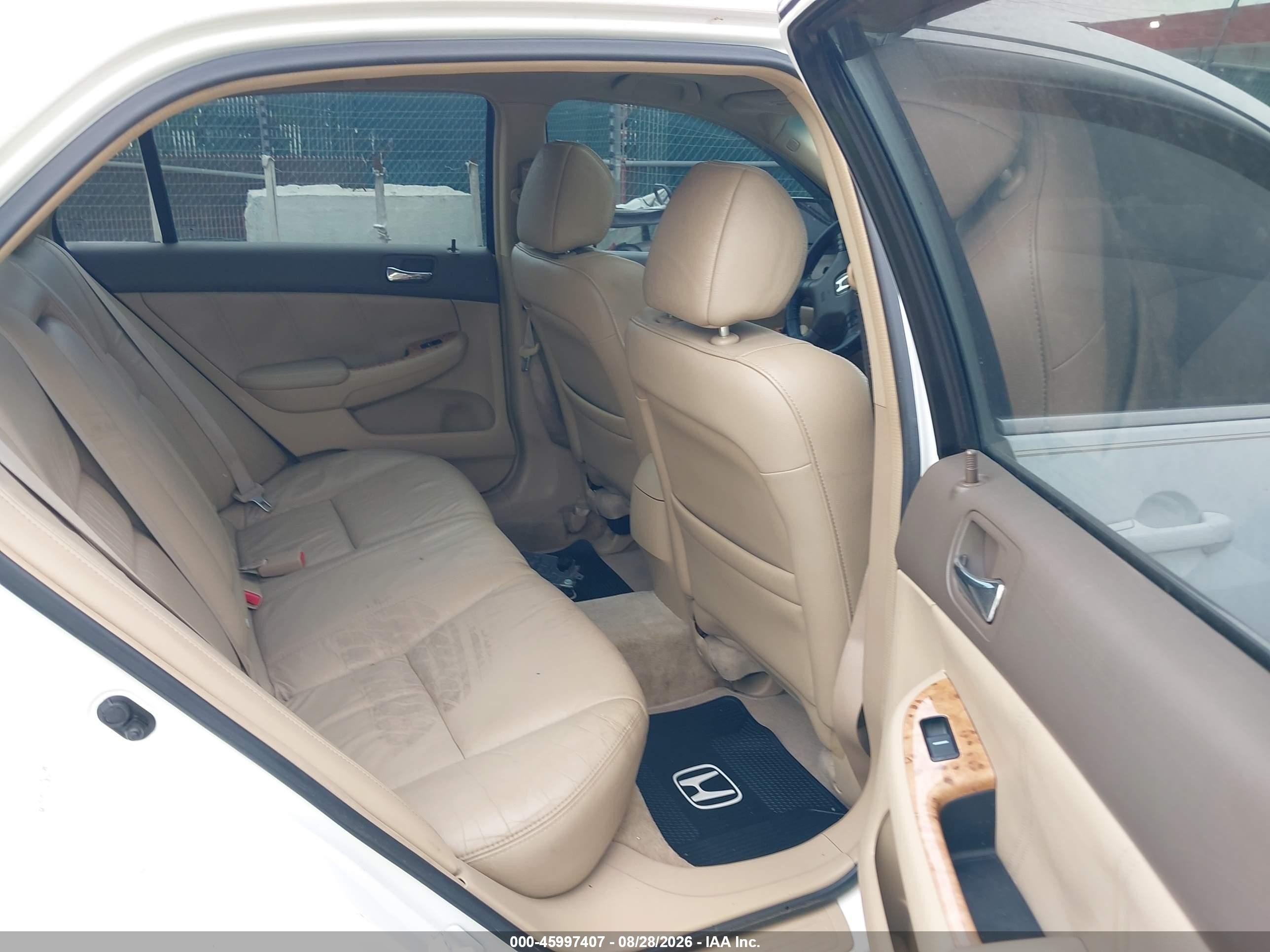 2003 Honda Accord 3.0 Ex White vin: 1HGCM66513A101040