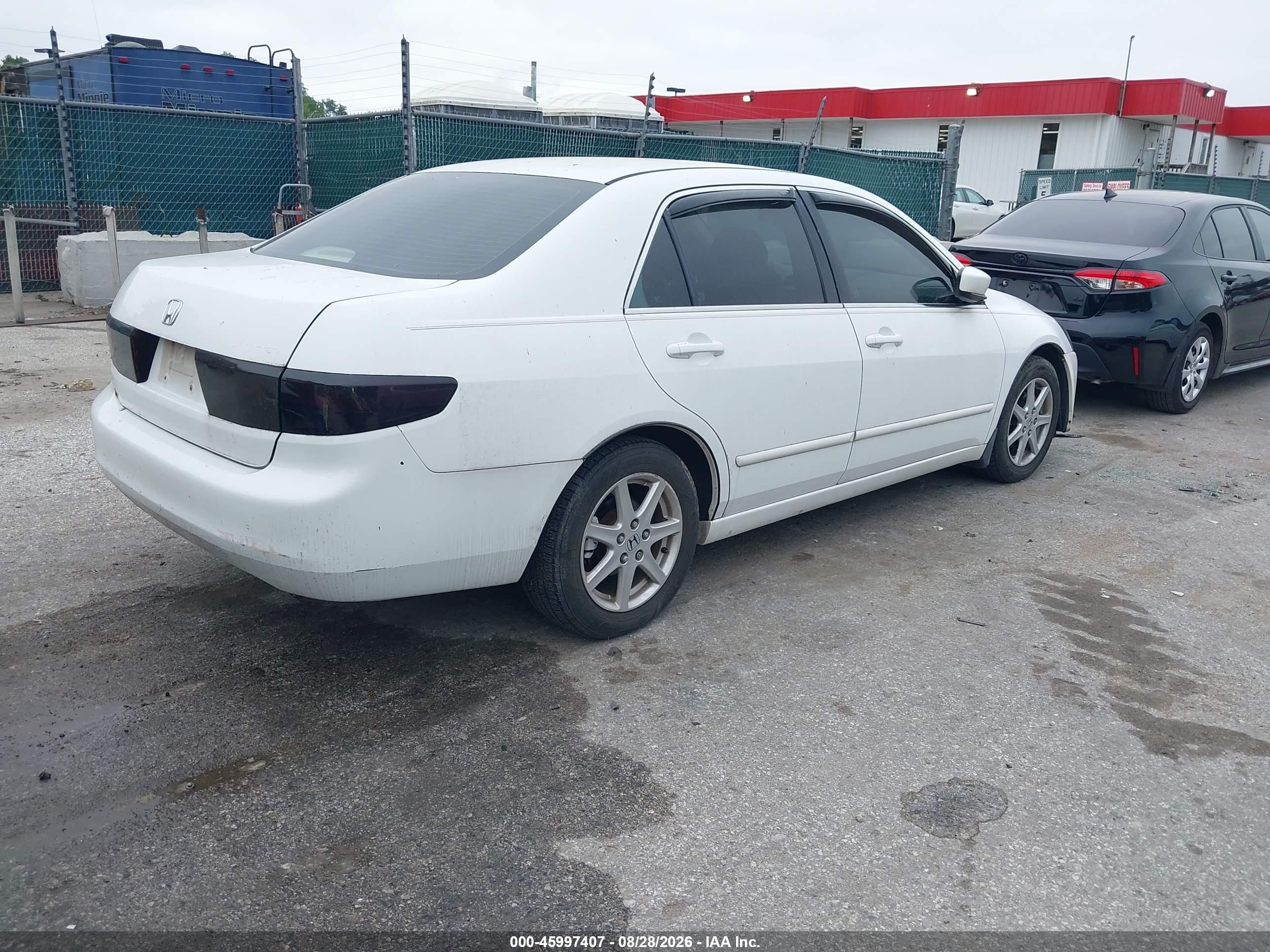 2003 Honda Accord 3.0 Ex White vin: 1HGCM66513A101040