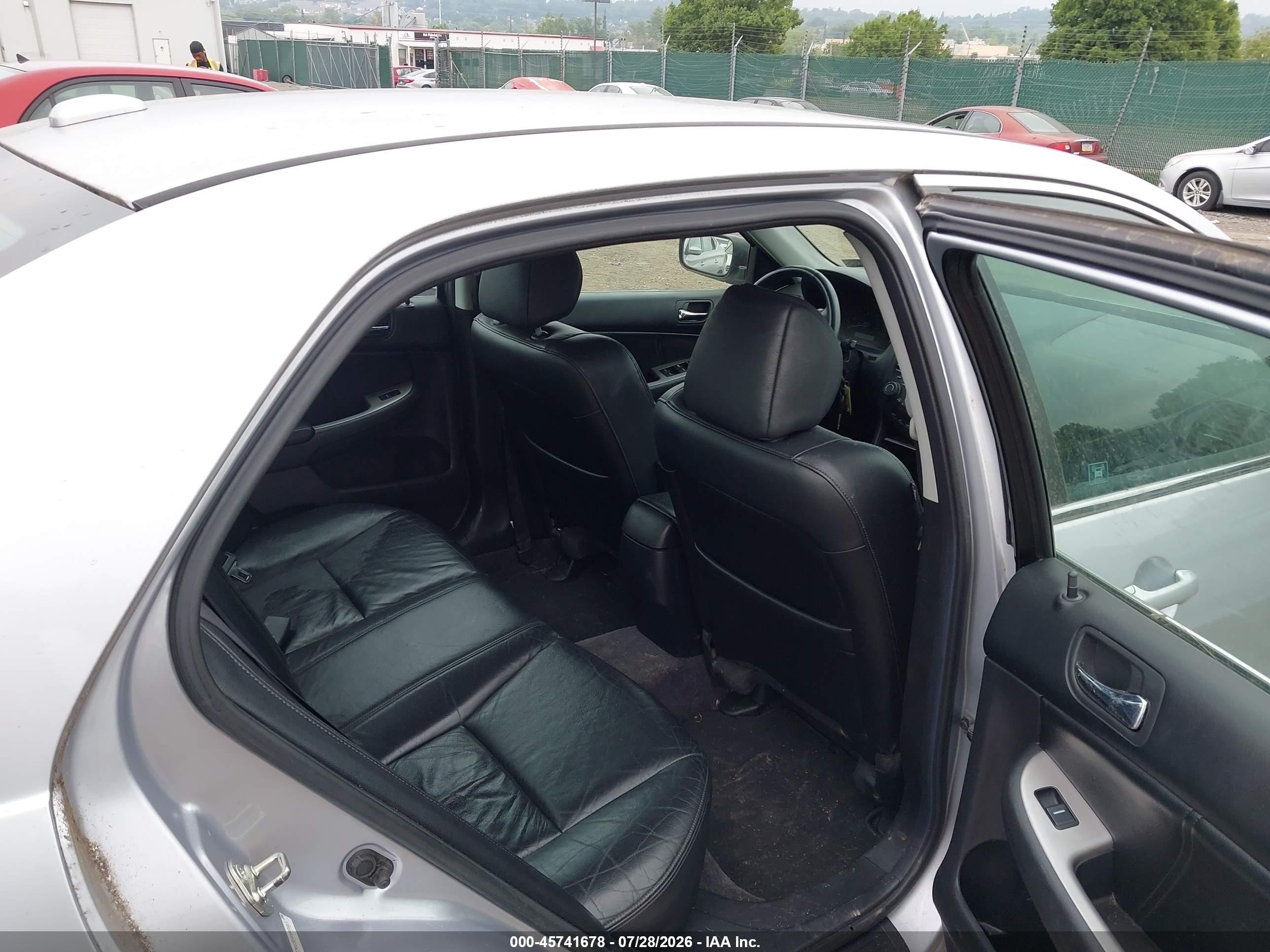 2004 Honda Accord 3.0 Ex Silver vin: 1HGCM66514A043013