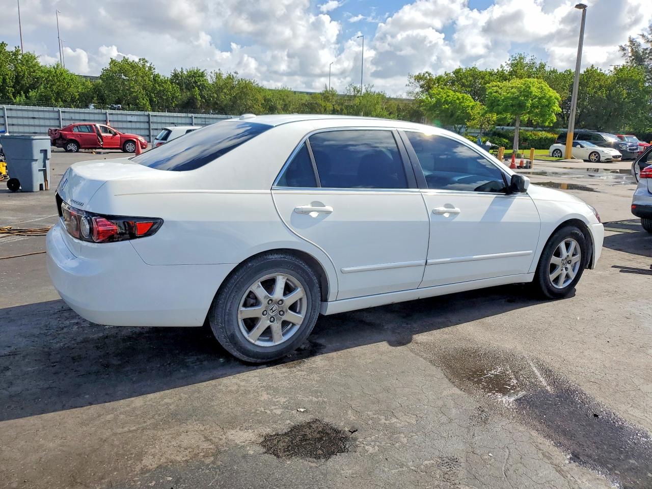 2005 Honda Accord Lx White vin: 1HGCM66515A006013