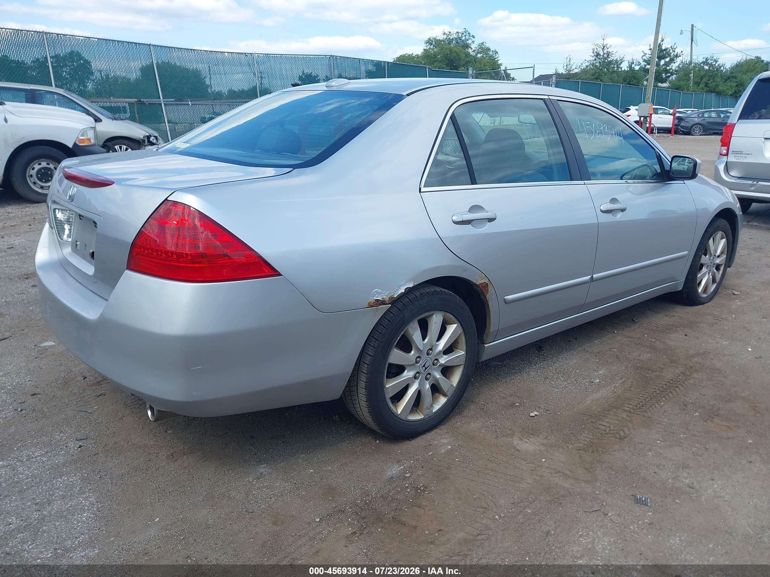 2007 Honda Accord 3.0 Ex Silver vin: 1HGCM66517A077246