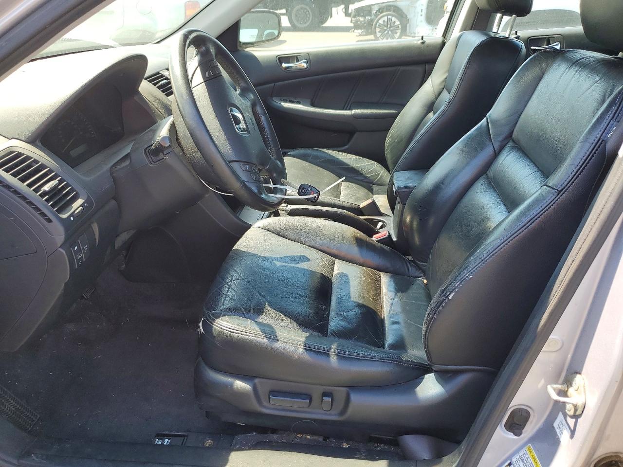 2005 Honda Accord Ex Silver vin: 1HGCM66525A026559