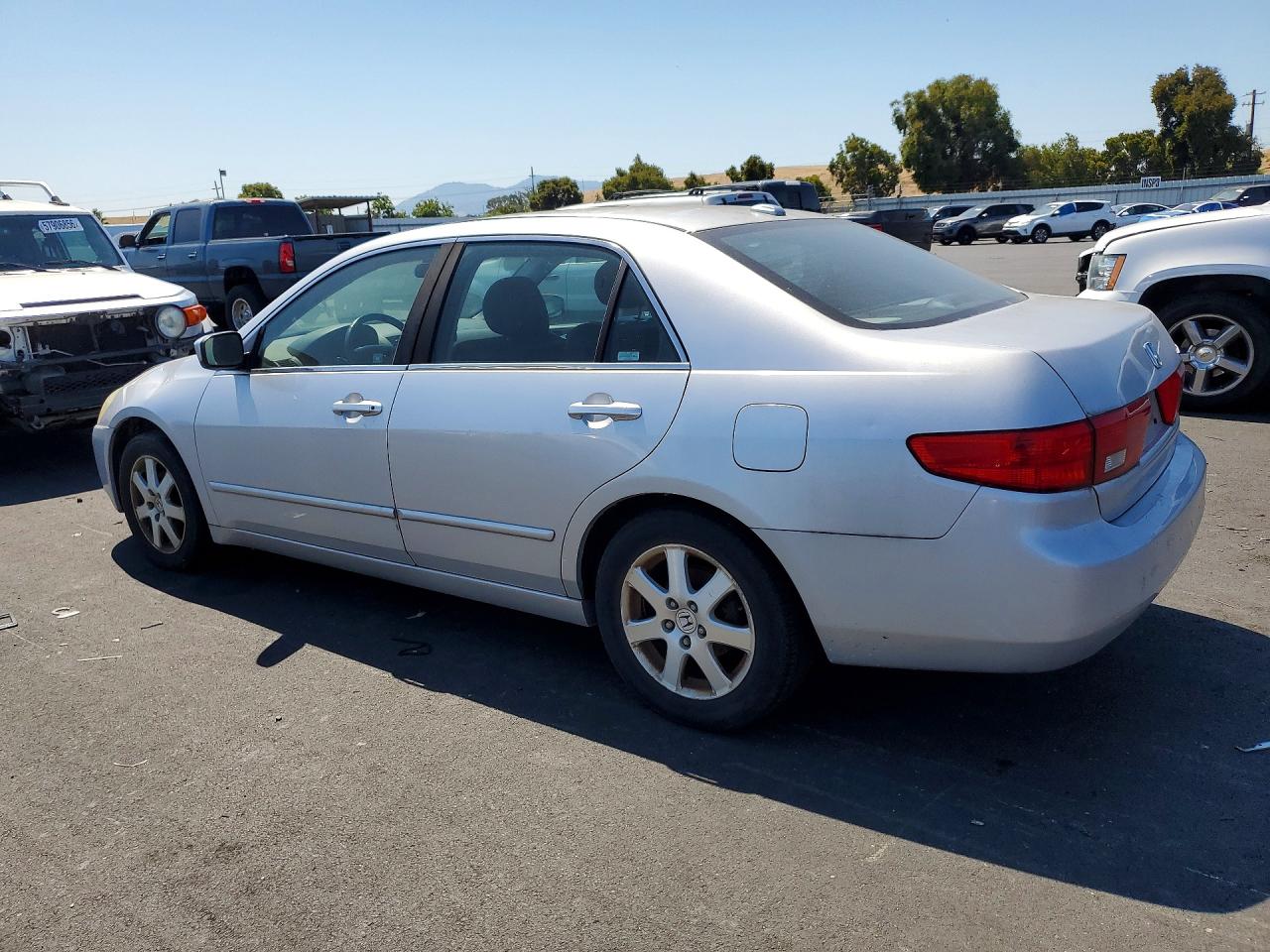 2005 Honda Accord Ex Silver vin: 1HGCM66525A026559