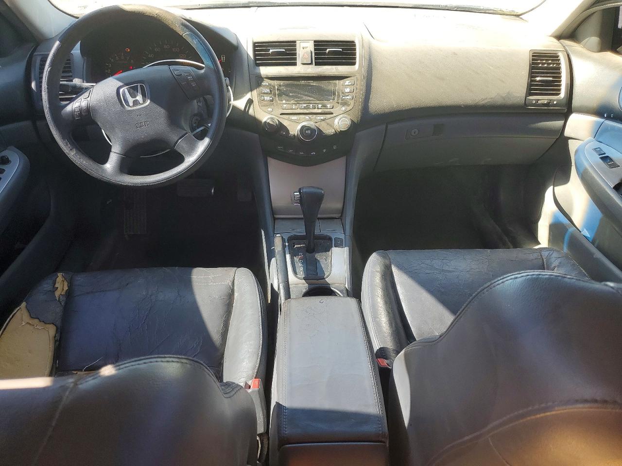 2005 Hond Accord Gray vin: 1HGCM66525A050330