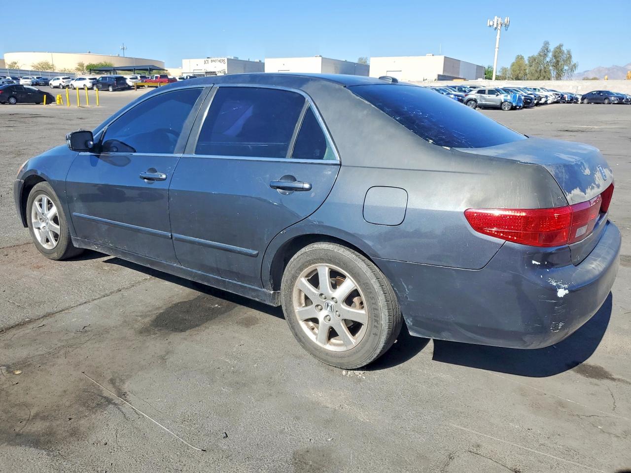 2005 Hond Accord Gray vin: 1HGCM66525A050330
