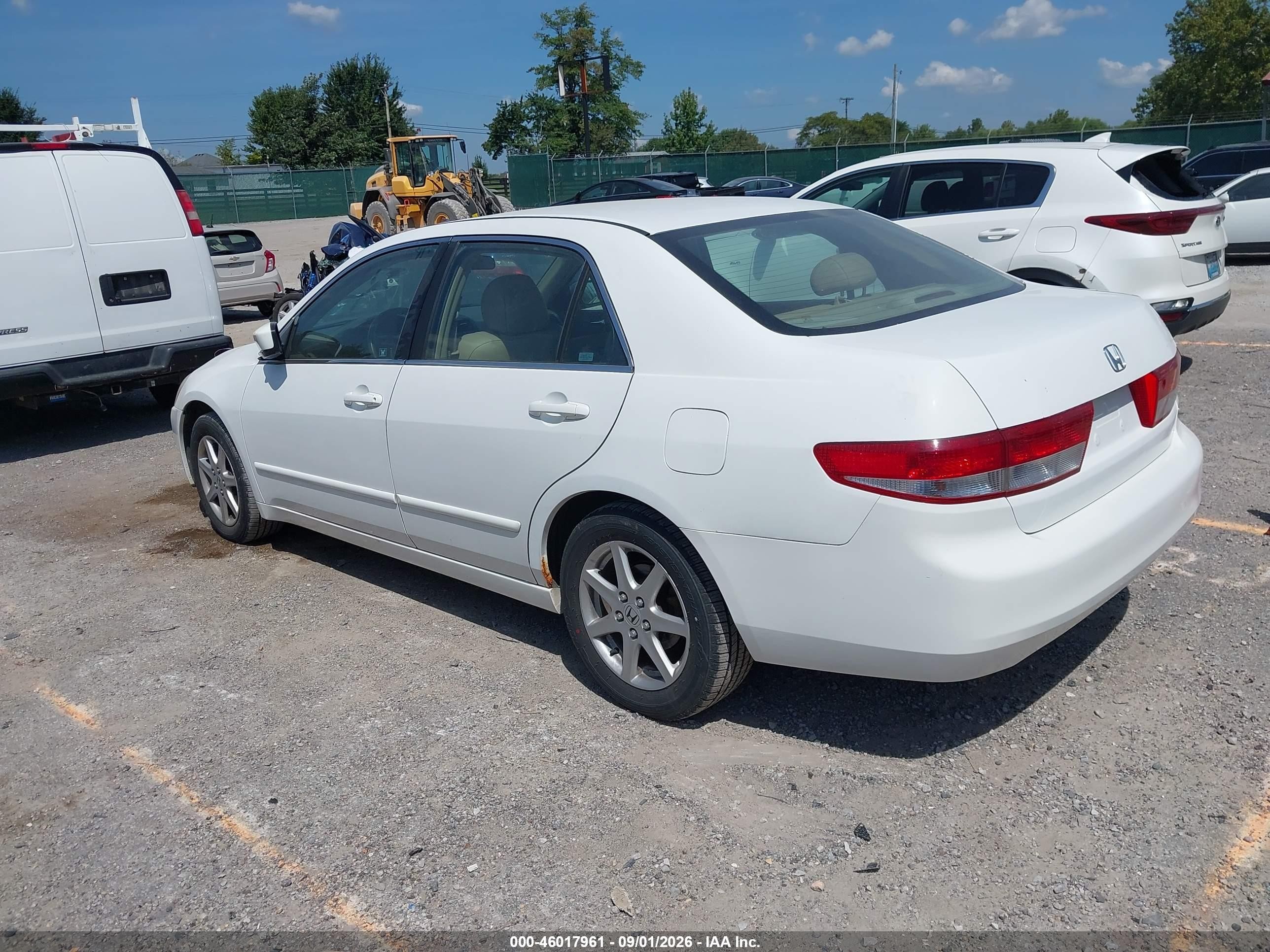2003 Honda Accord 3.0 Ex White vin: 1HGCM66533A044677