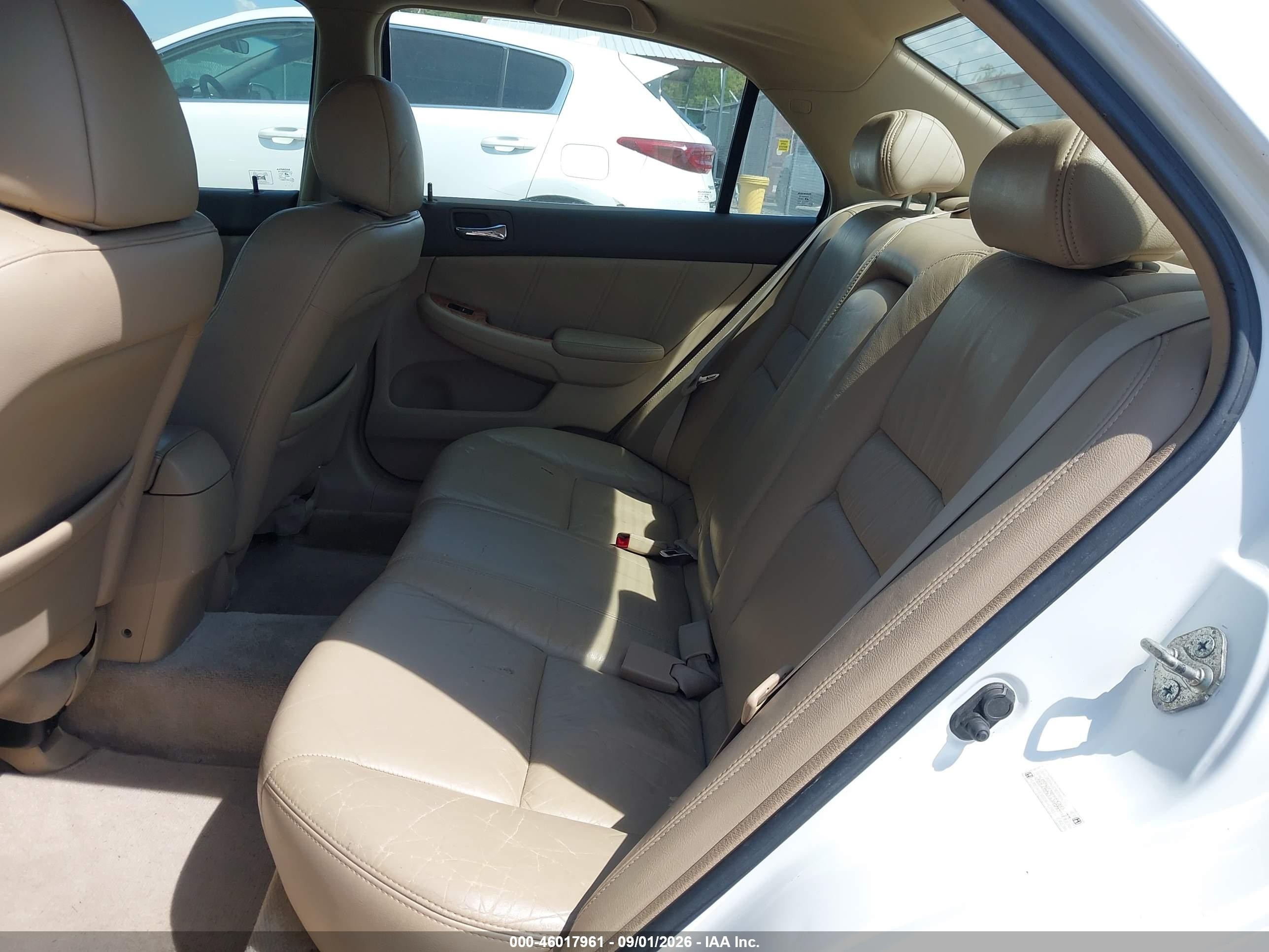 2003 Honda Accord 3.0 Ex White vin: 1HGCM66533A044677