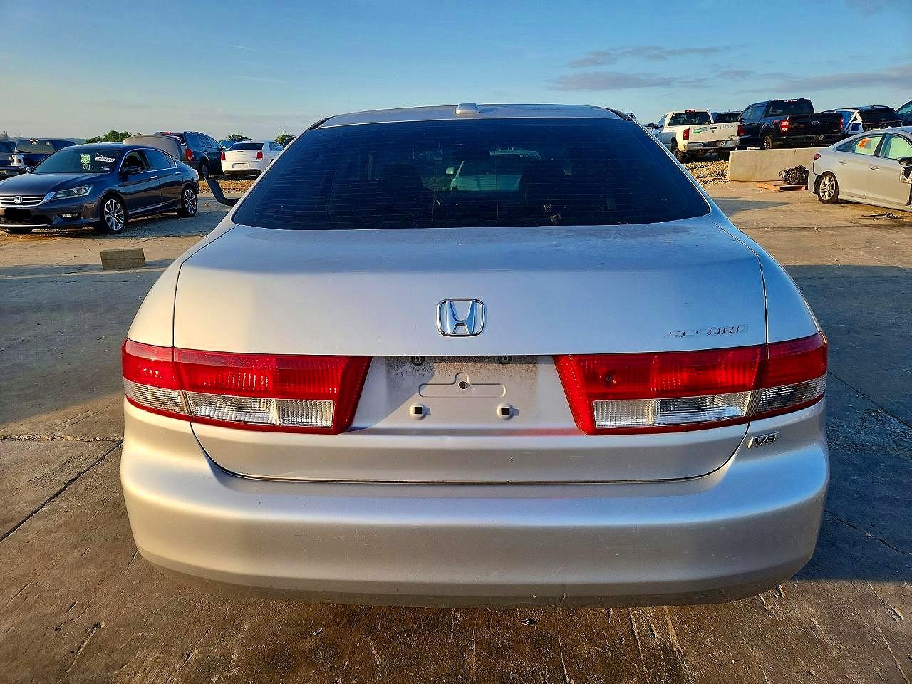 2004 Honda Accord Ex Silver vin: 1HGCM66534A070438