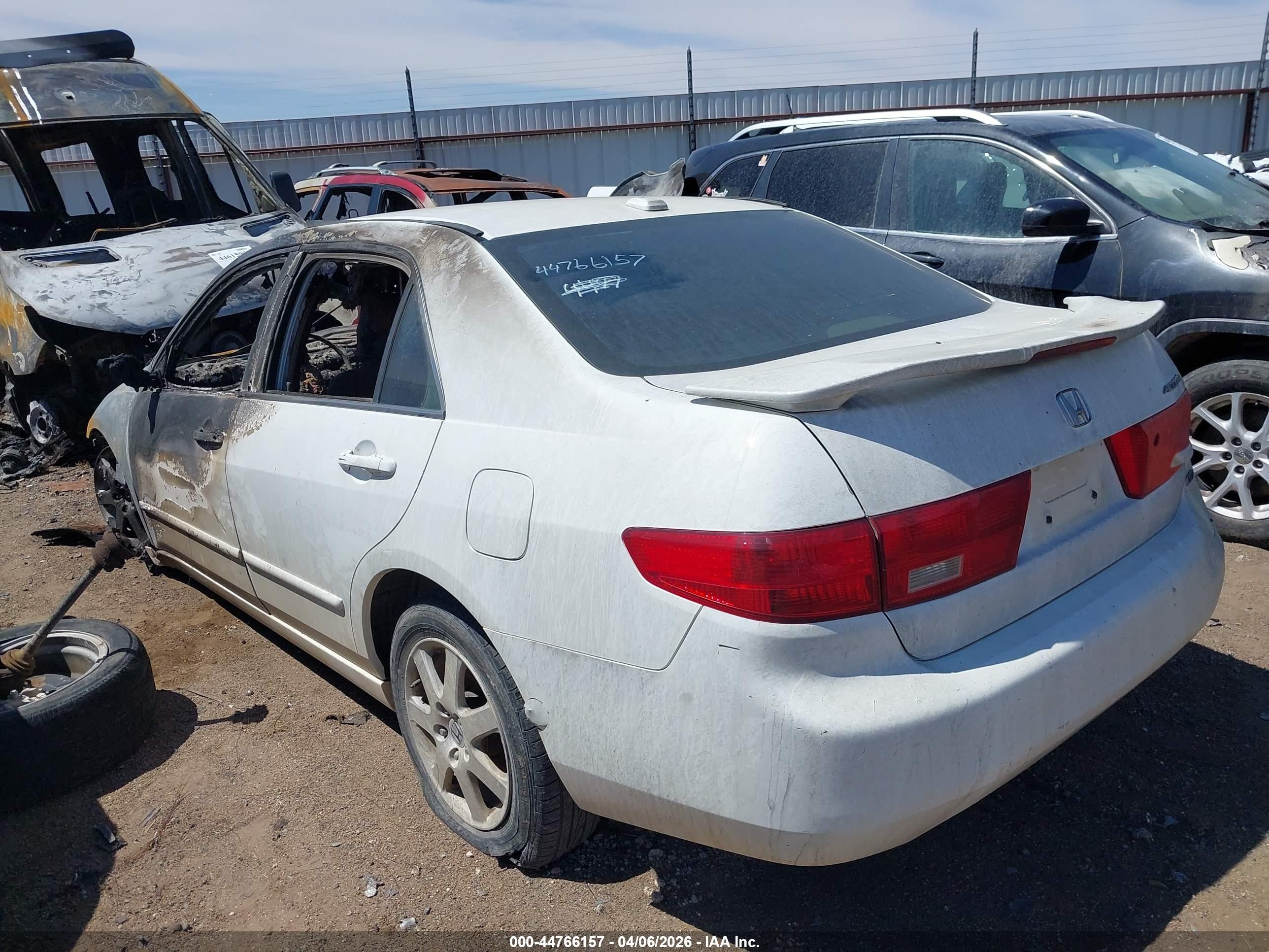 2005 Honda Accord 3.0 Ex White vin: 1HGCM66535A064625