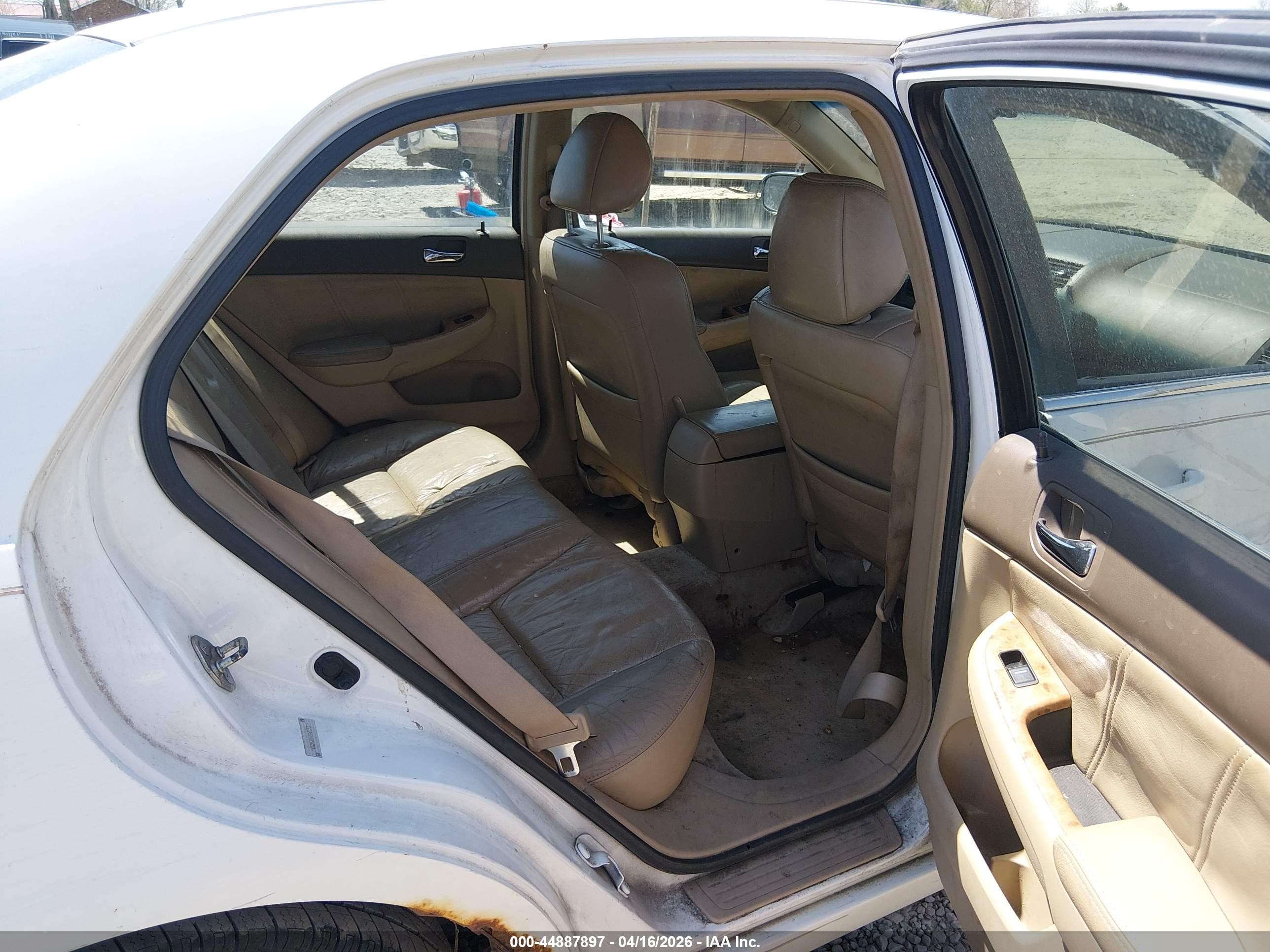 2003 Honda Accord 3.0 Ex White vin: 1HGCM66543A077722