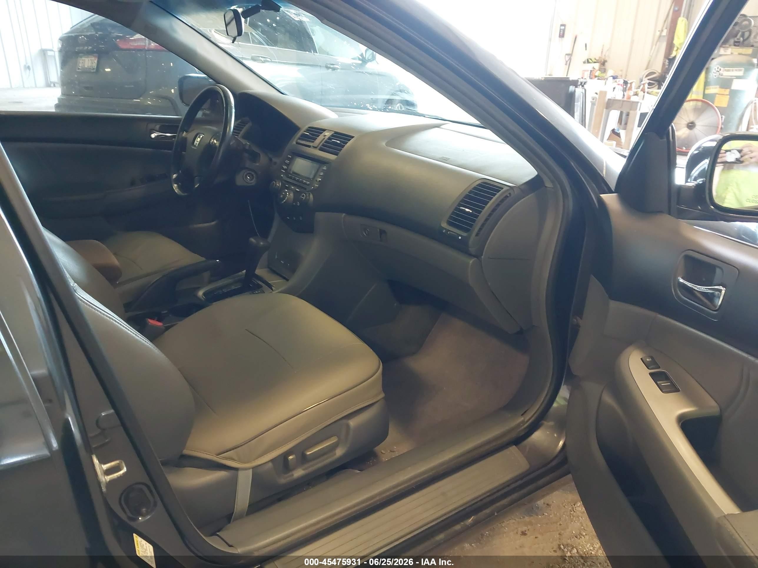 2004 Honda Accord 3.0 Ex Black vin: 1HGCM66544A086602