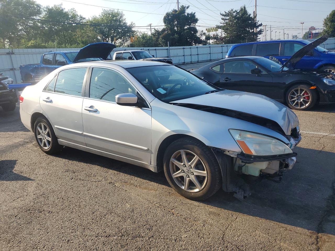 2004 Honda Accord Ex Silver vin: 1HGCM66544A095090