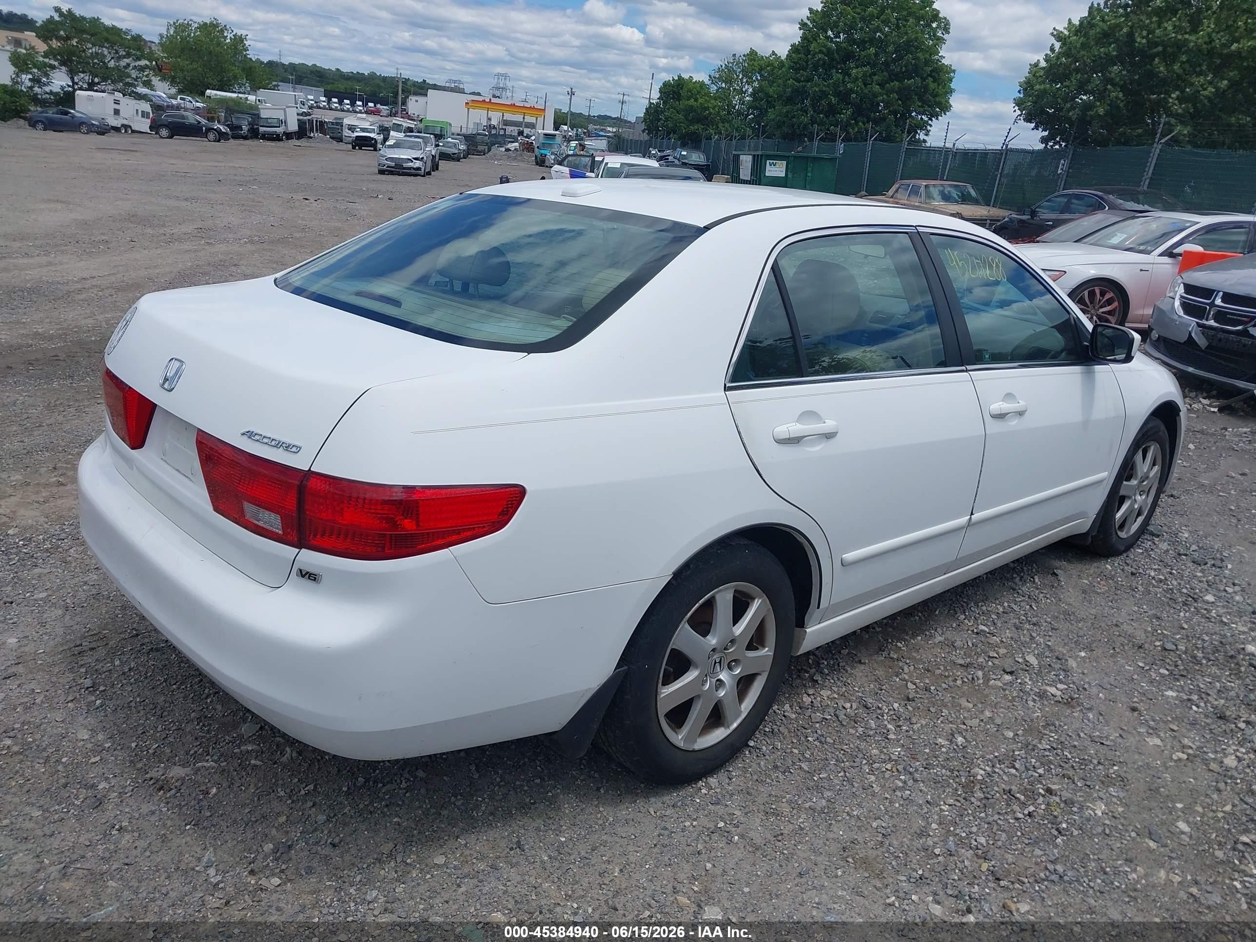 2005 Honda Accord 3.0 Ex White vin: 1HGCM66545A055156