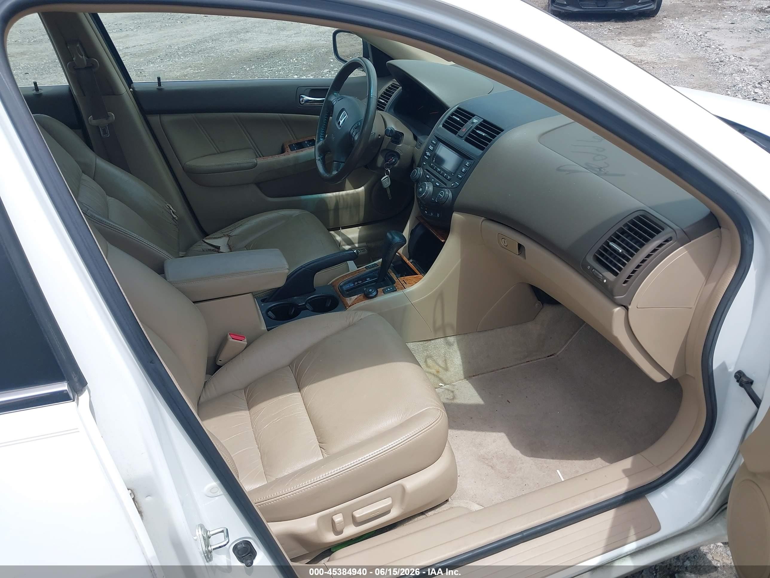 2005 Honda Accord 3.0 Ex White vin: 1HGCM66545A055156