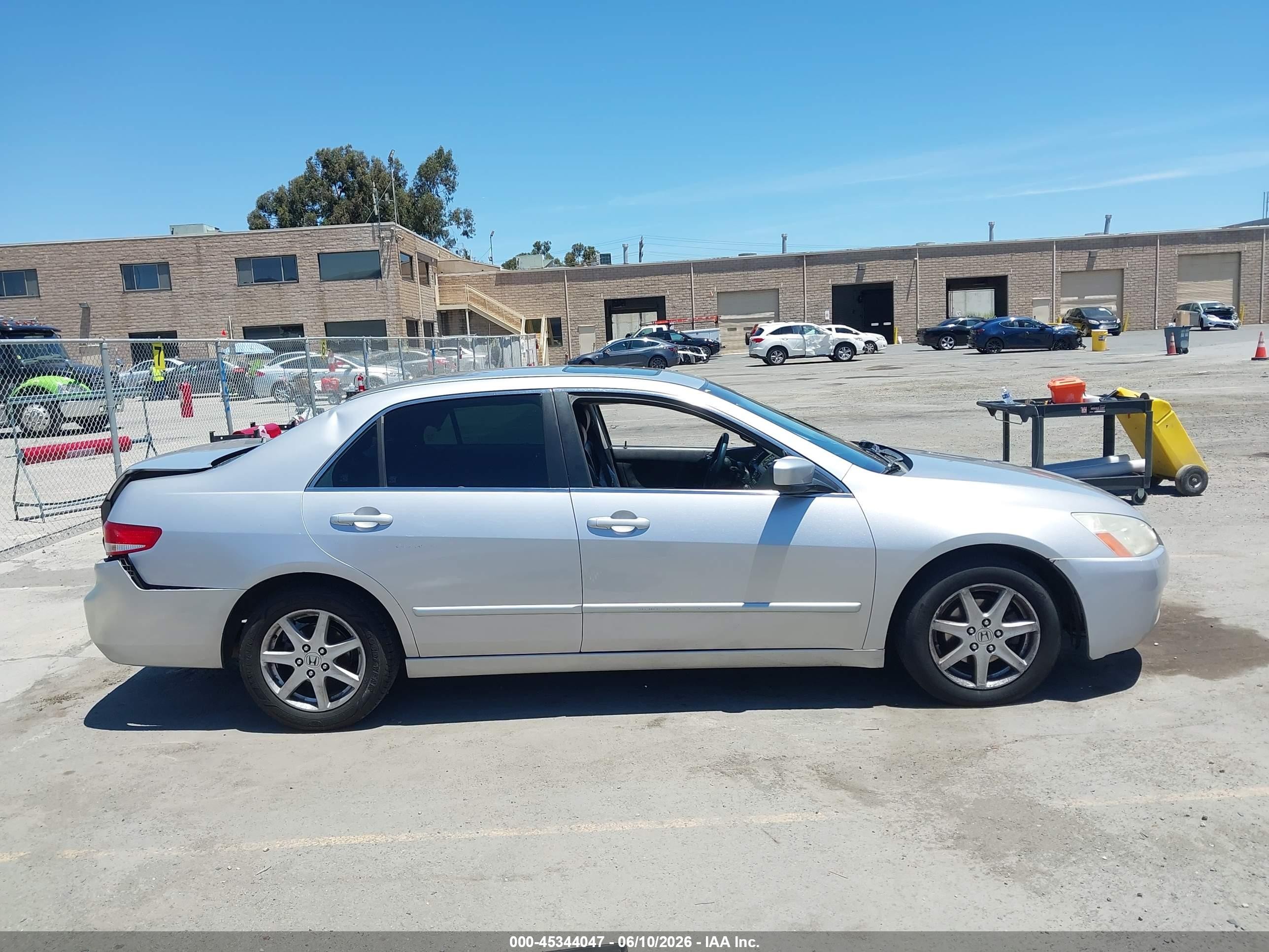 2003 Honda Accord 3.0 Ex Серебряный vin: 1HGCM66563A047900