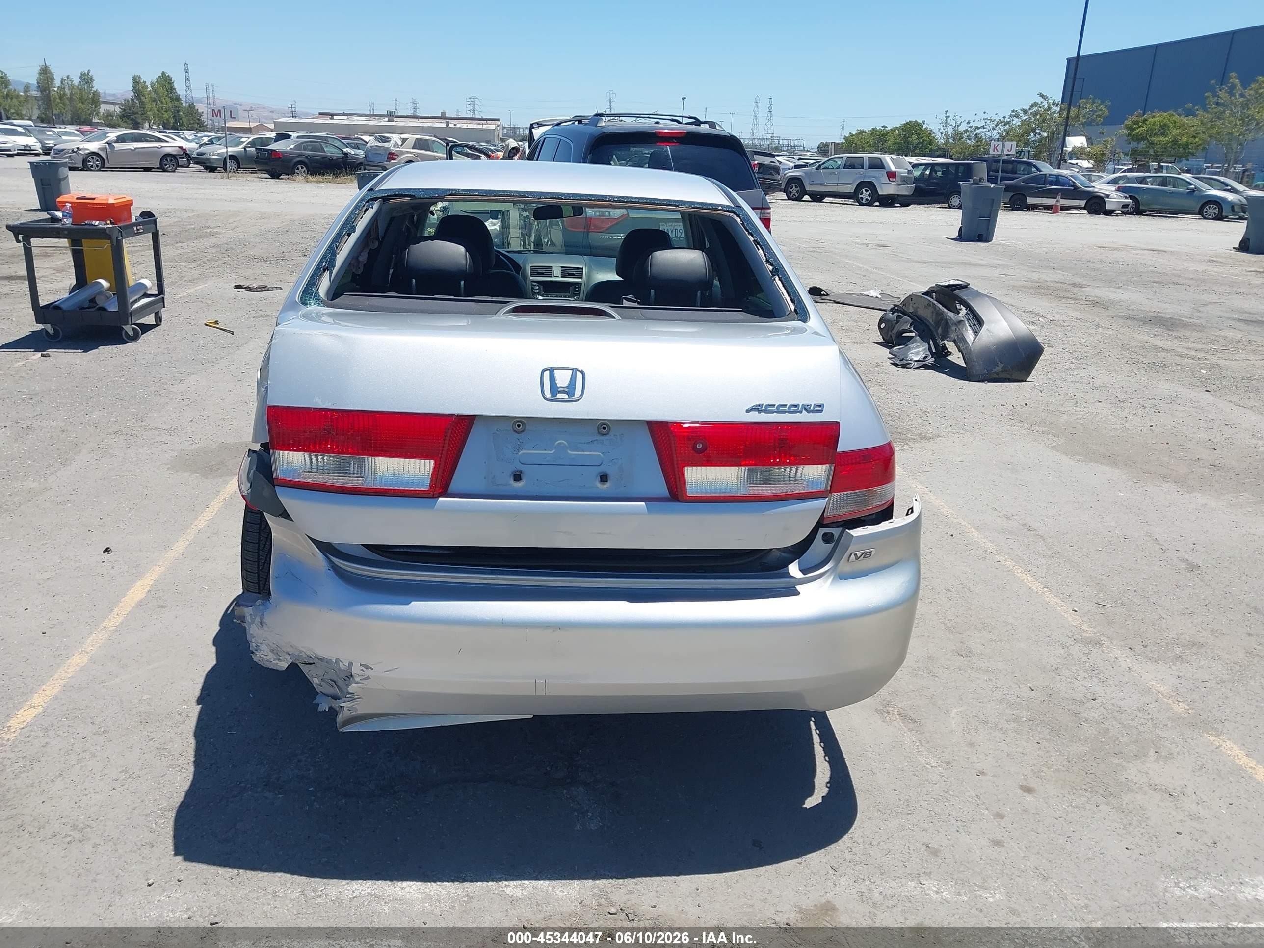 2003 Honda Accord 3.0 Ex Серебряный vin: 1HGCM66563A047900