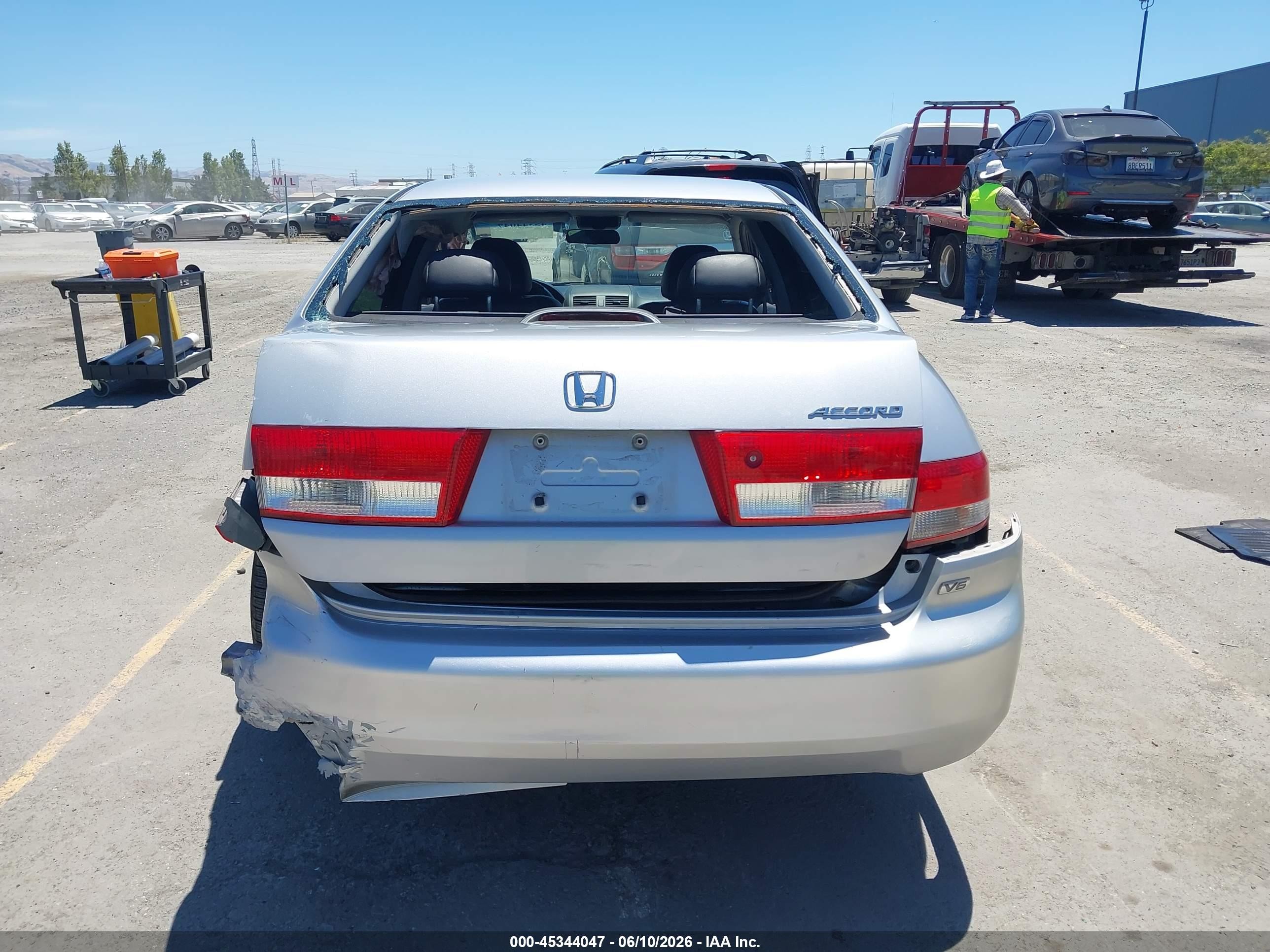 2003 Honda Accord 3.0 Ex Серебряный vin: 1HGCM66563A047900