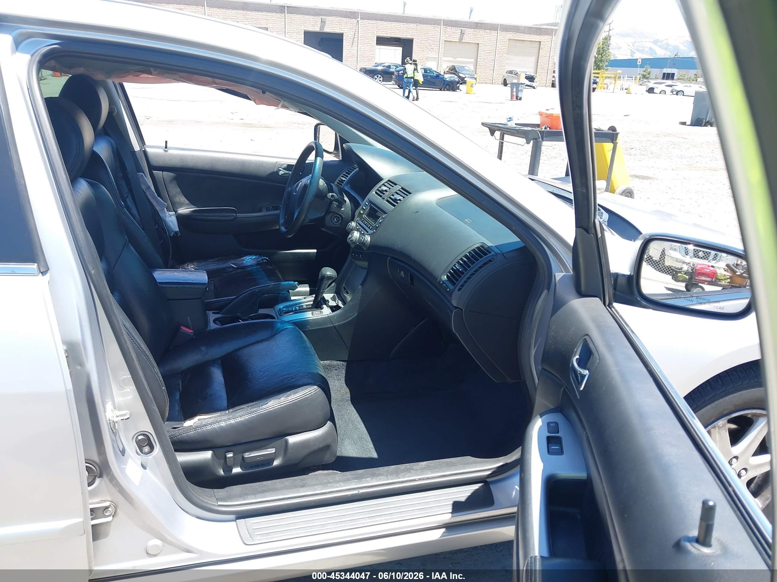 2003 Honda Accord 3.0 Ex Серебряный vin: 1HGCM66563A047900